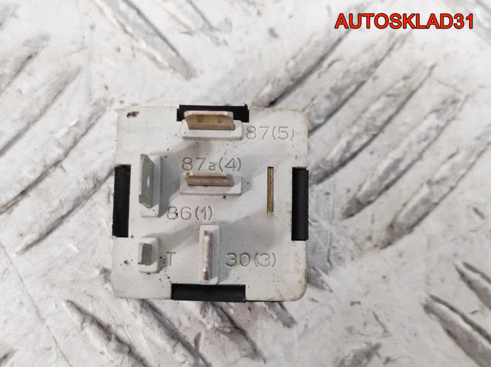 Реле топливного насоса Audi A4 B6 443951253AA, 1000 рублей, Дубовое