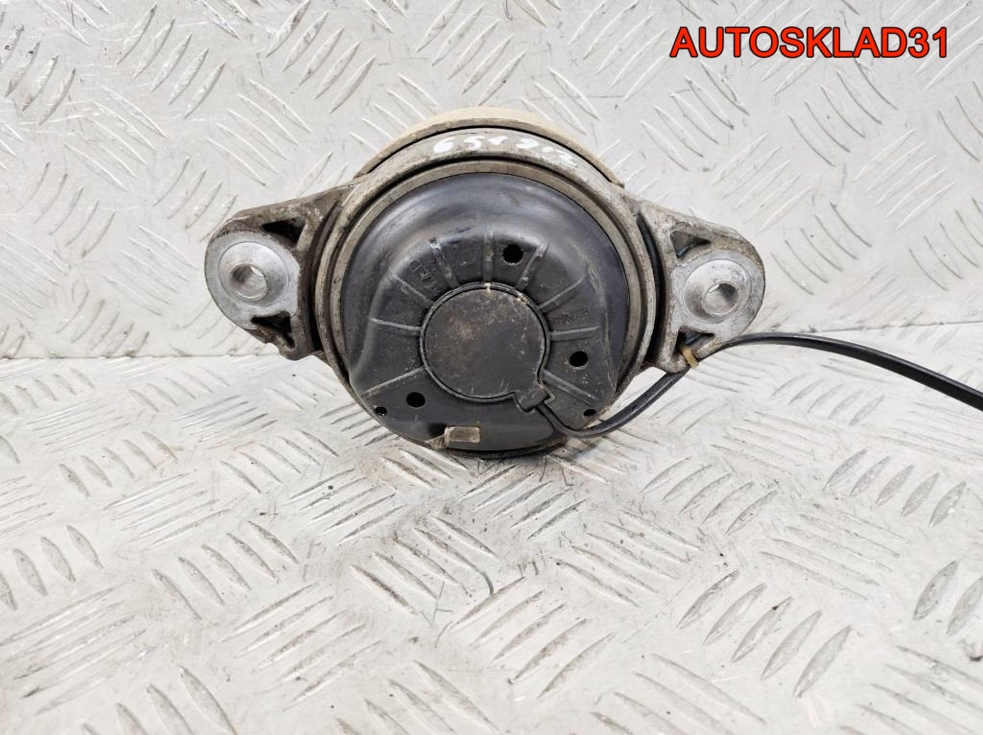 Опора двигателя правая Mercedes X204 A2042401917, 7000 рублей, Дубовое