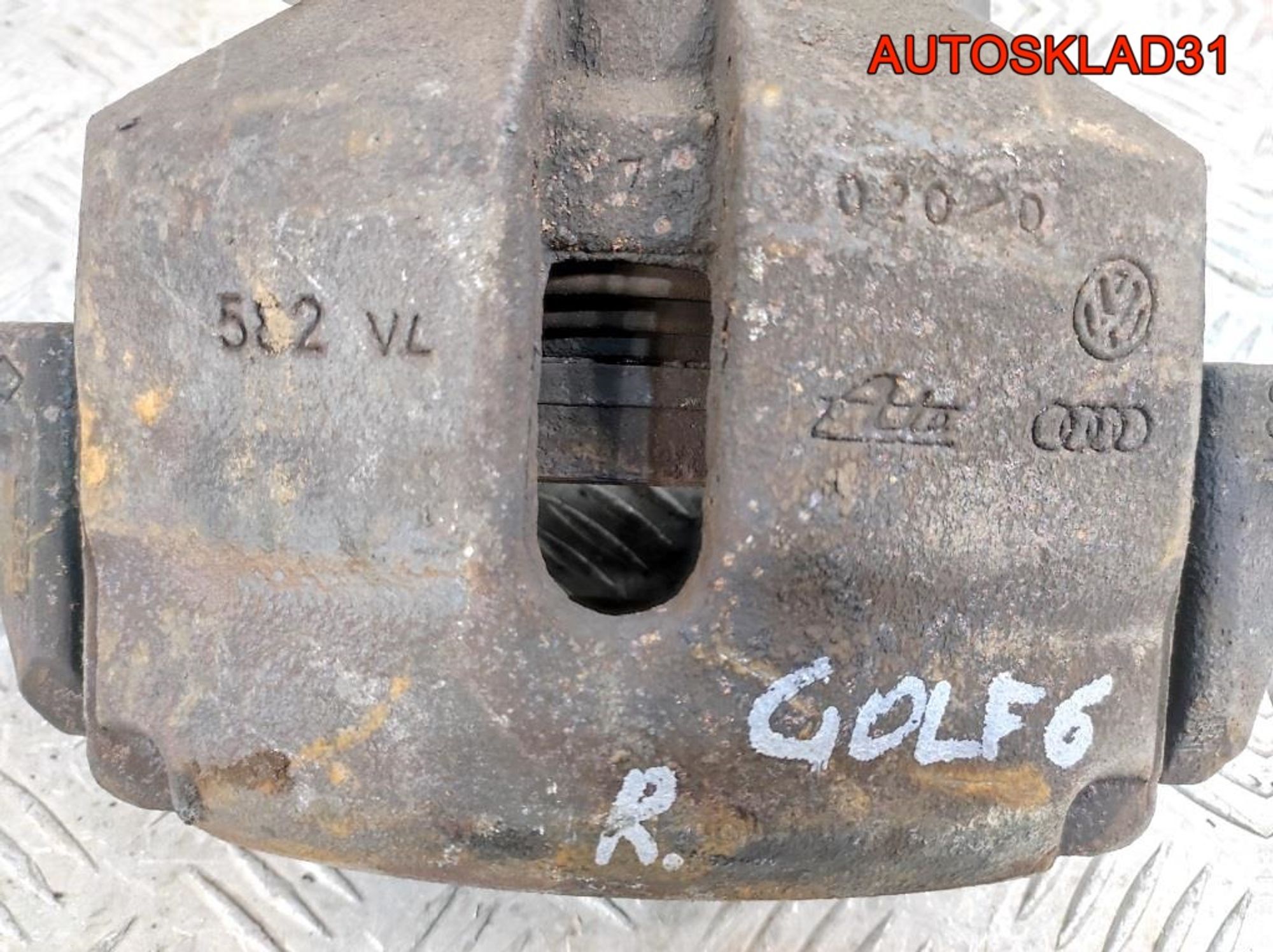 Суппорт тормозной передний правый VW Golf 6 1K0615124E, 2300 рублей, Дубовое