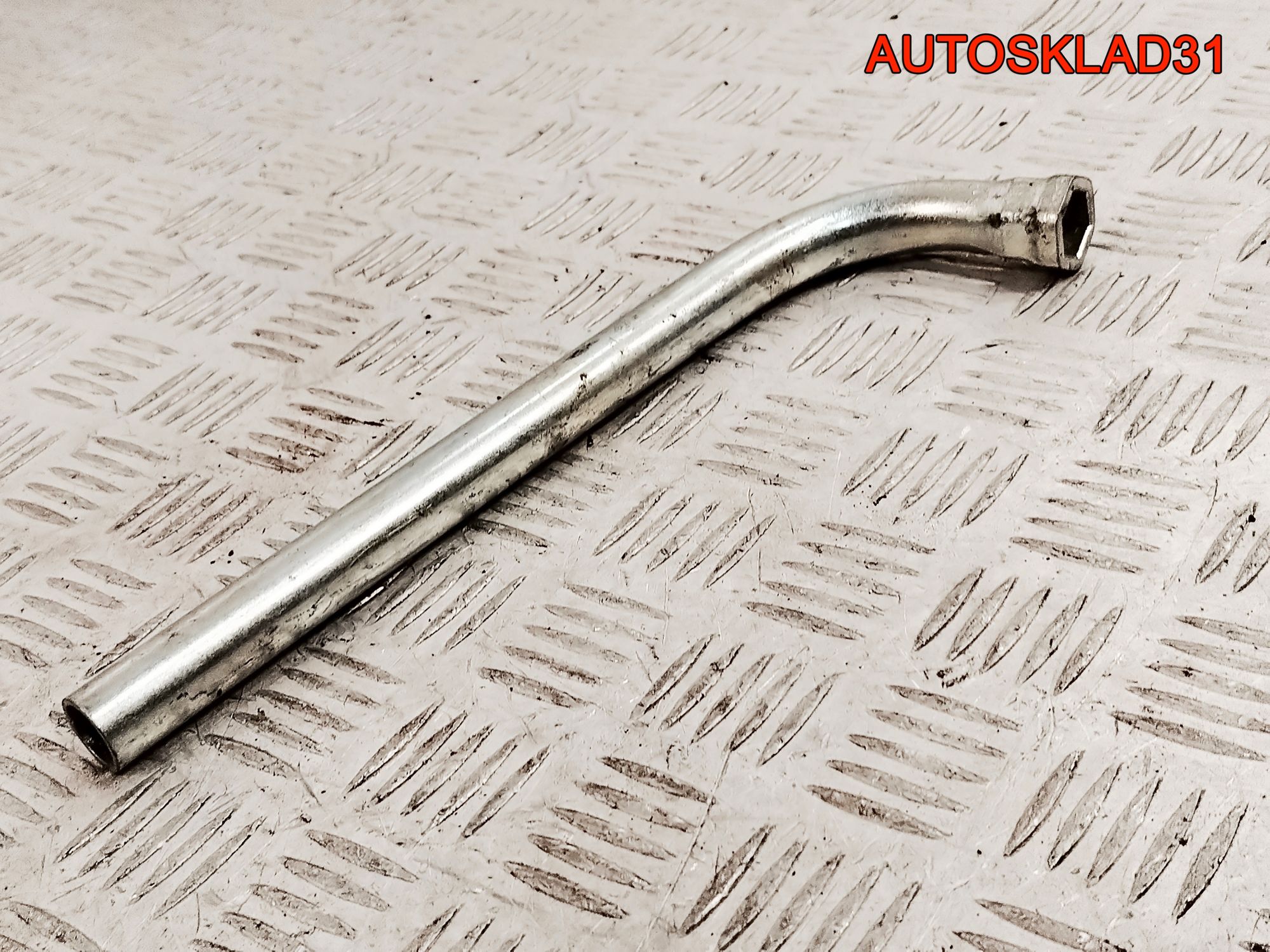 Ключ баллонный Audi A6 C5 4D0012219A, 700 рублей, Дубовое