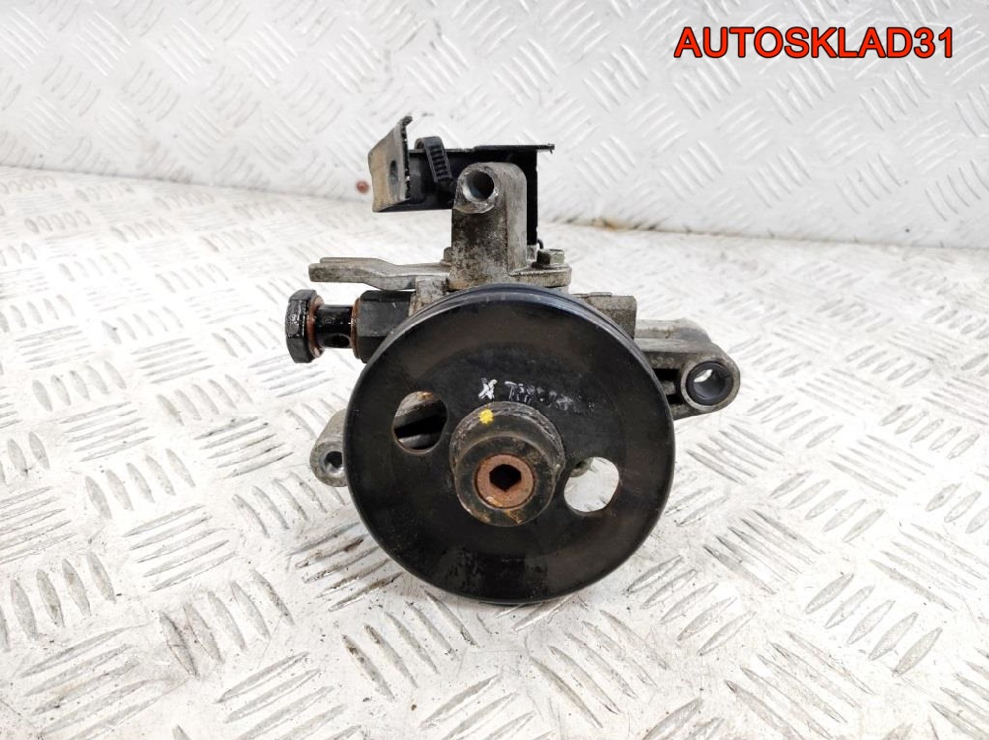 Насос ГУР Hyundai Elantra 2,0 G4GC 571002E000, 4100 рублей, Дубовое