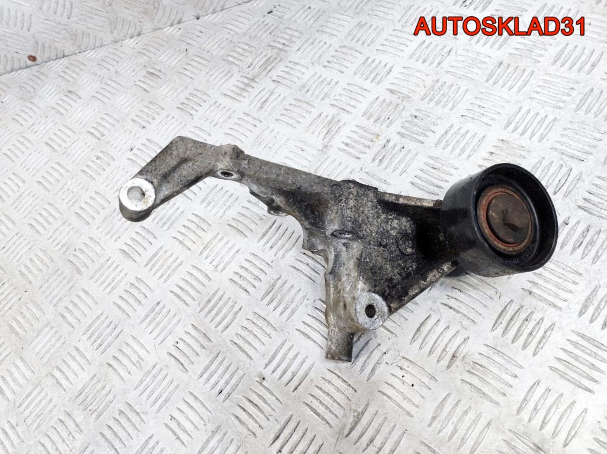 Кронштейн генератора Hyundai H 1 374724A000, 900 рублей, Дубовое