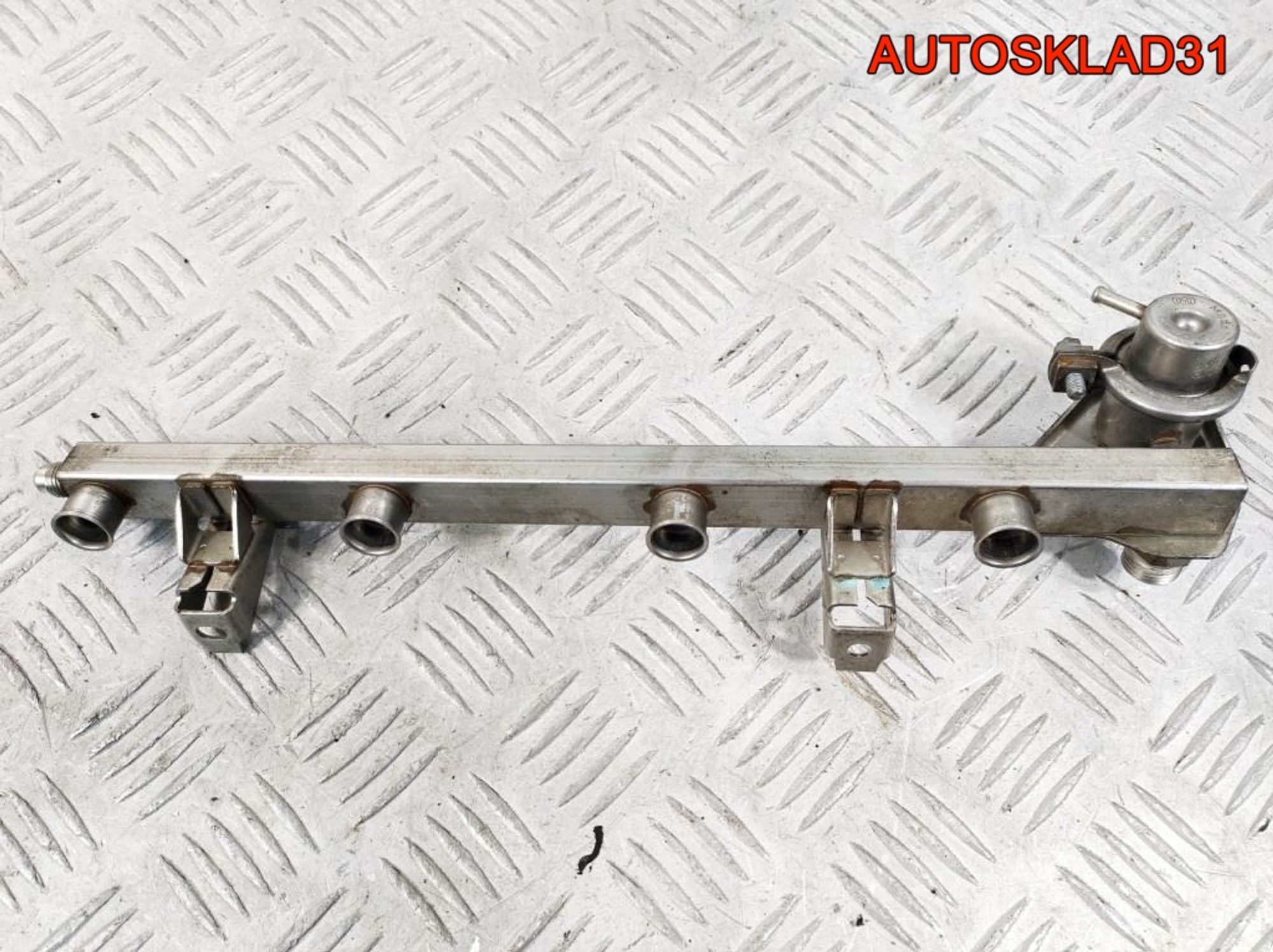 Рейка топливная Opel Astra G 1,6 X16XEL Рестайлинг, 900 рублей, Дубовое