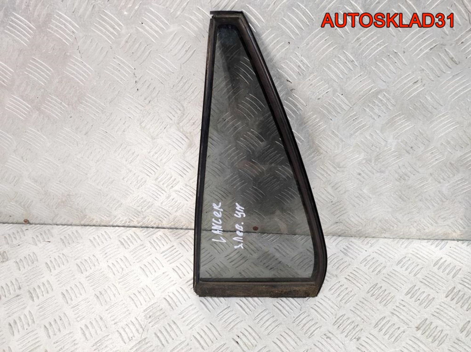 Форточка двери задней левой Mitsubishi Lancer 9 MR556055, 900 рублей, Дубовое