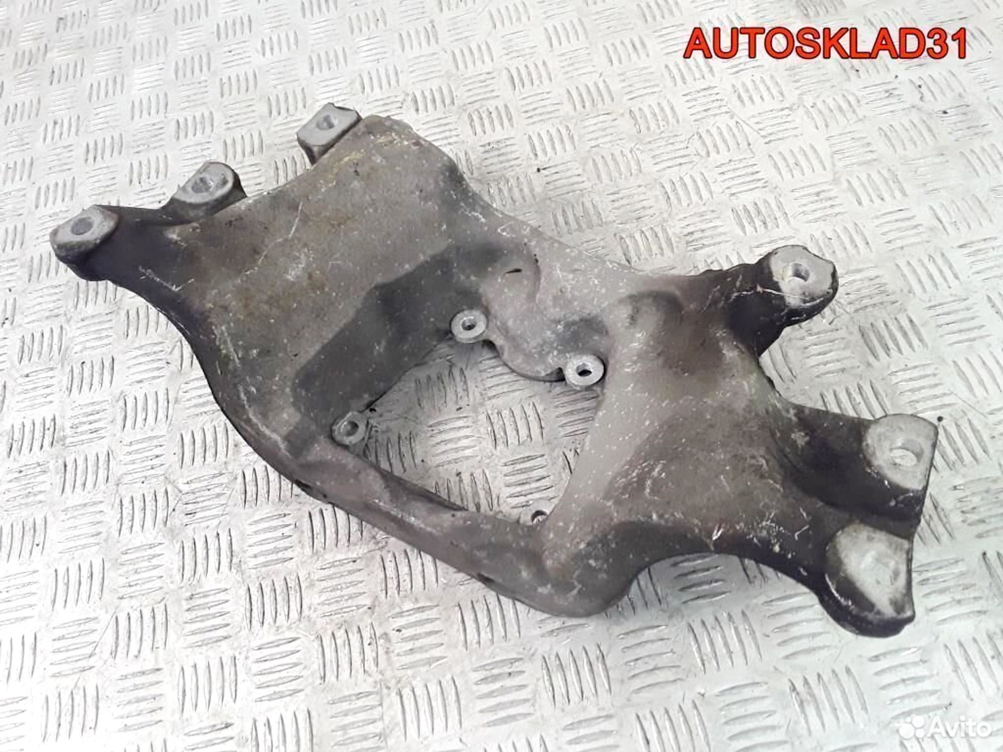 Кронштейн КПП задний Audi A6 C6 4F 2,4 BDW 4F0399263K, 3500 рублей, Дубовое