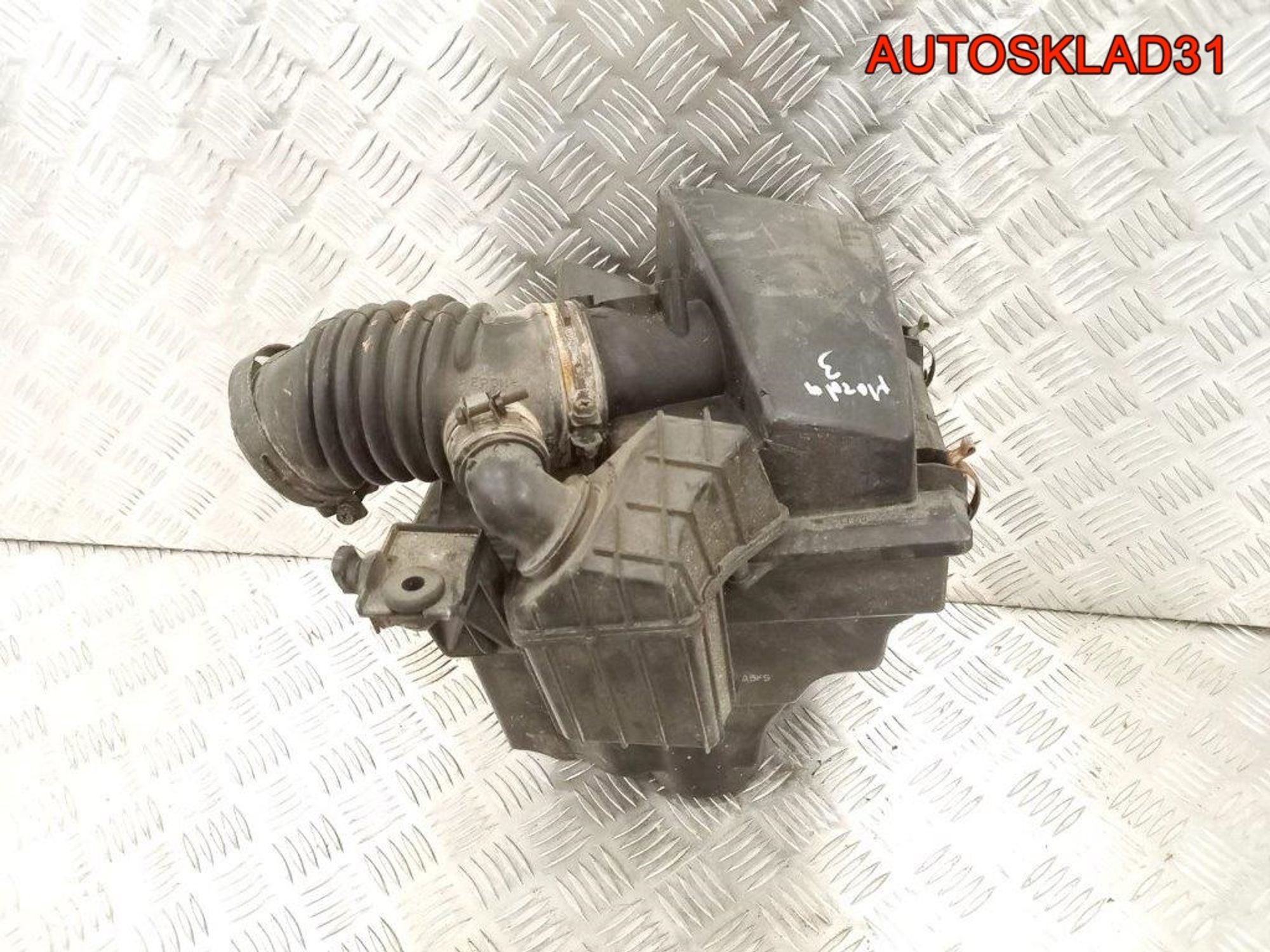 Корпус воздушного фильтра Mazda 3 BK LF5013320B, 1400 рублей, Дубовое