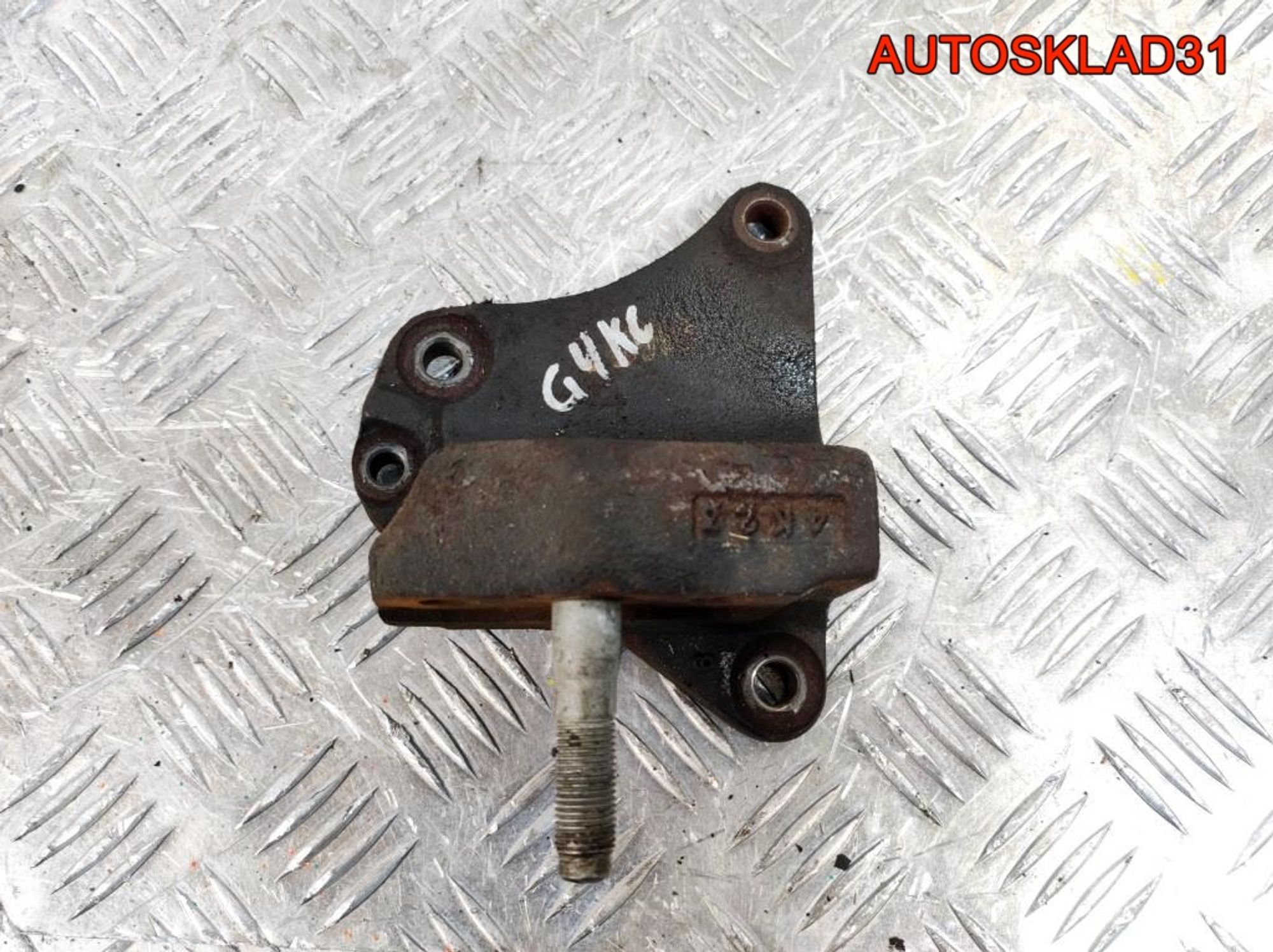 Кронштейн двигателя правый Hyundai Sonata 5  G4KC, 500 рублей, Дубовое