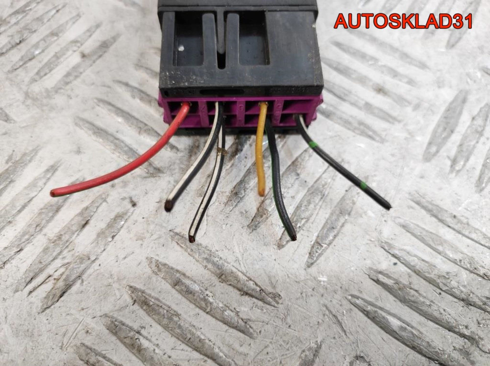 Кнопка аварийной сигнализации Audi A3 8L 8L0941509D, 1500 рублей, Дубовое