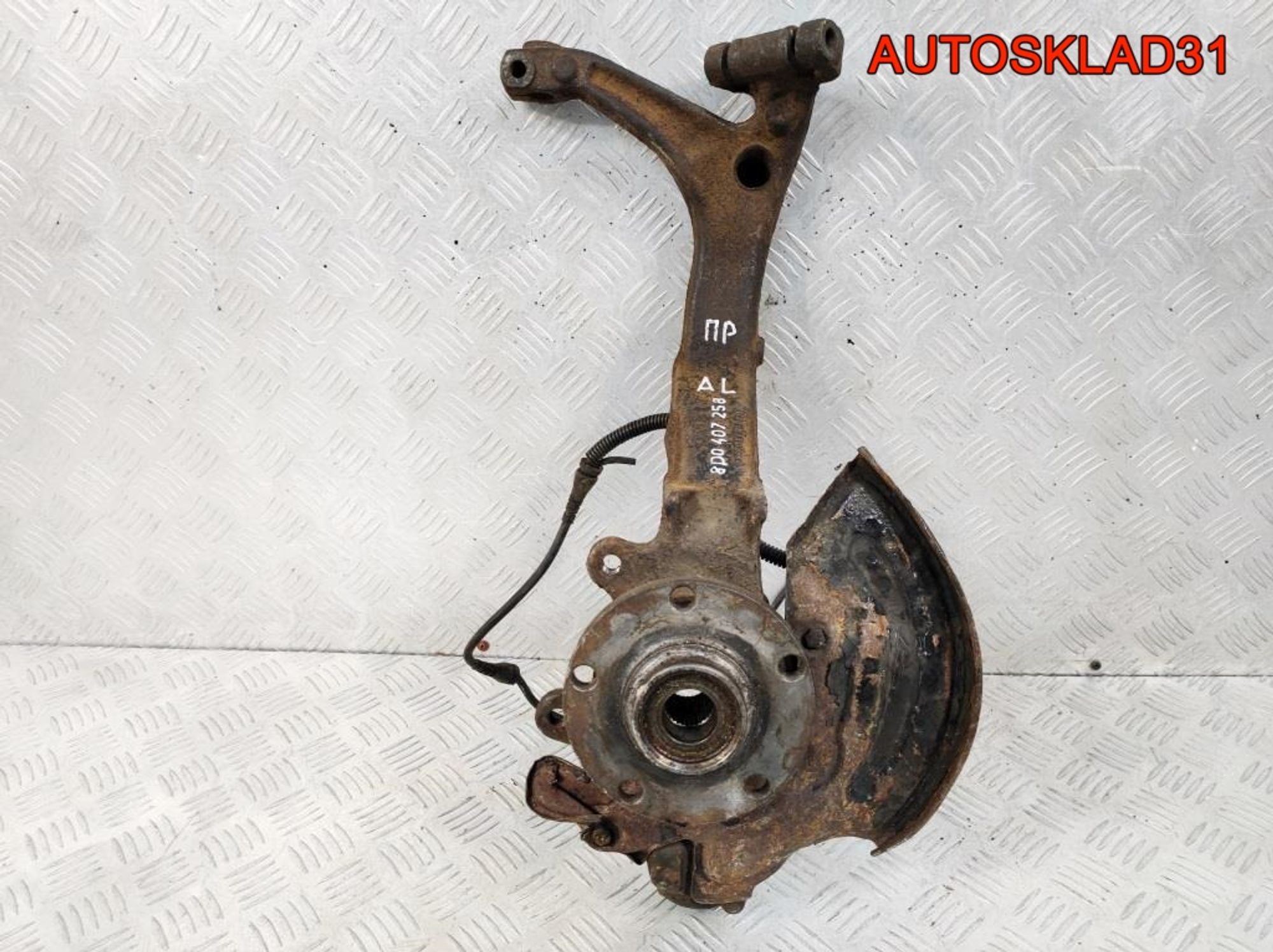 Кулак передний правый VW Passat B5 8D0407258AL, 1200 рублей, Дубовое