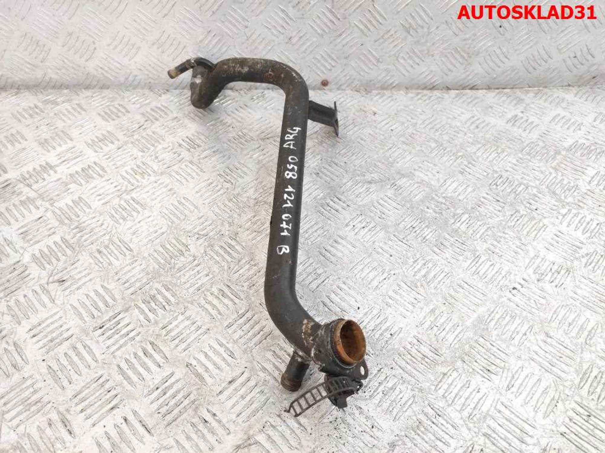 Трубка охлаждающей жидкости VW Passat B5 1,8 ARG Бензин 058121071B, 1000 рублей, Дубовое