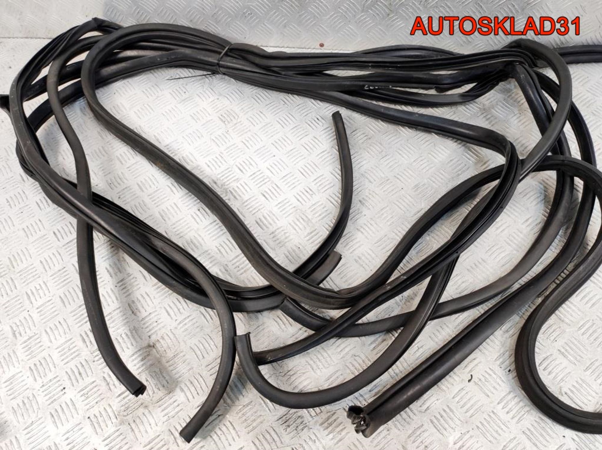 Уплотнитель двери Комплект Kia Ceed 1 Универсал, 4500 рублей, Дубовое