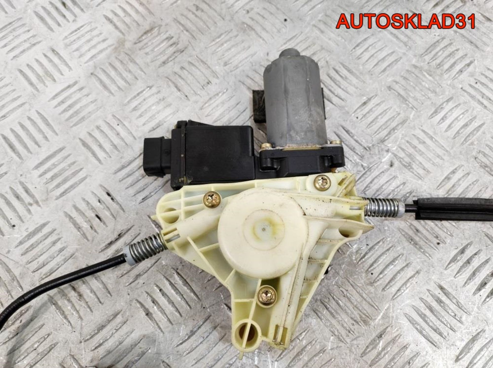 Стеклоподъемник перед левый Mitsubishi Carisma DA, 3600 рублей, Дубовое