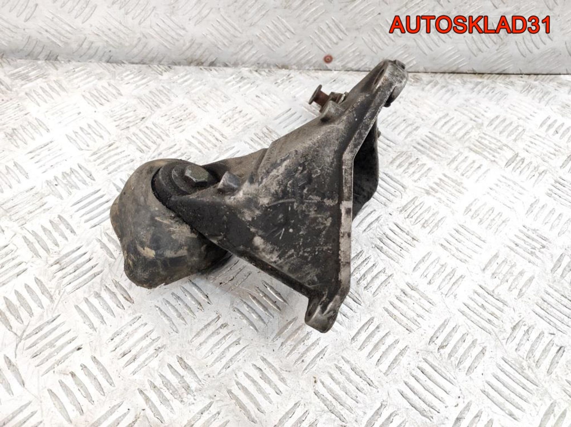 Кронштейн МКПП правый Audi A4 B5  1,8 Бензин 8D0399114L, 2000 рублей, Дубовое