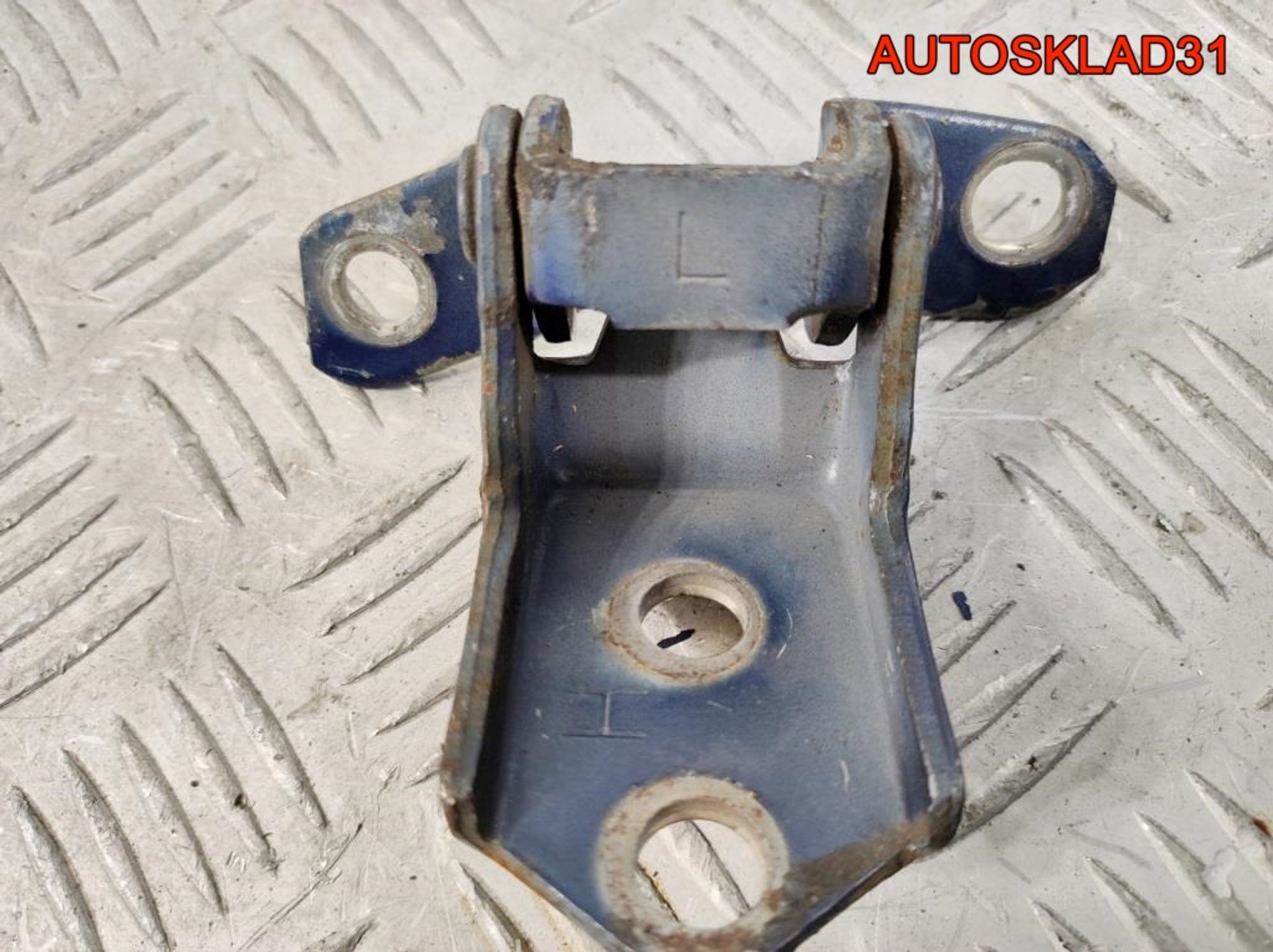 Петля двери передняя левая верхняя
Mazda 3 BK, 500 рублей, Дубовое