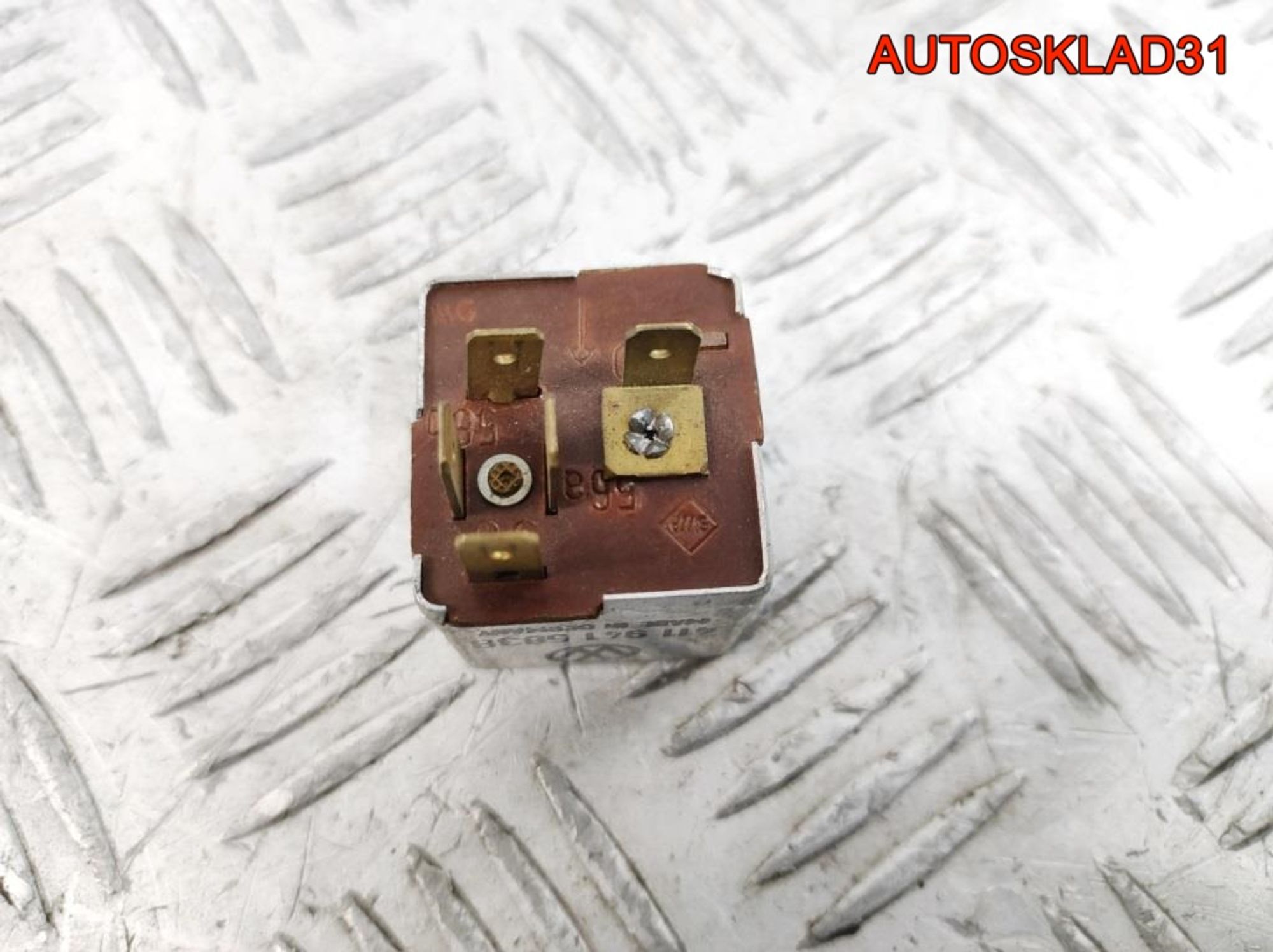 Реле Audi A6 C4 411941583B, 1000 рублей, Дубовое