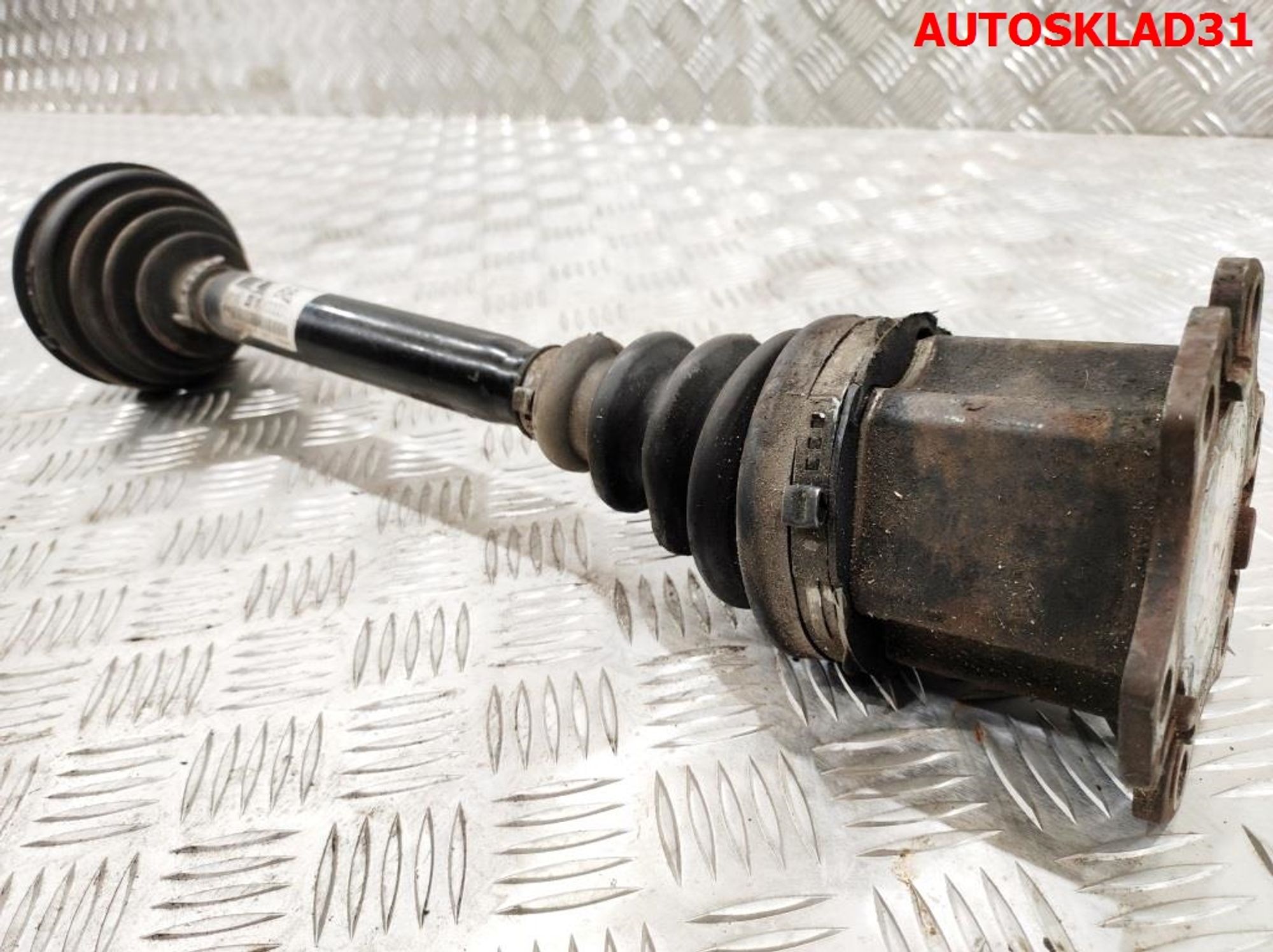 Полуось передняя левая Audi A6 C5 2,5 BFC Дизель АКПП 4B0407271BB, 4000 рублей, Дубовое