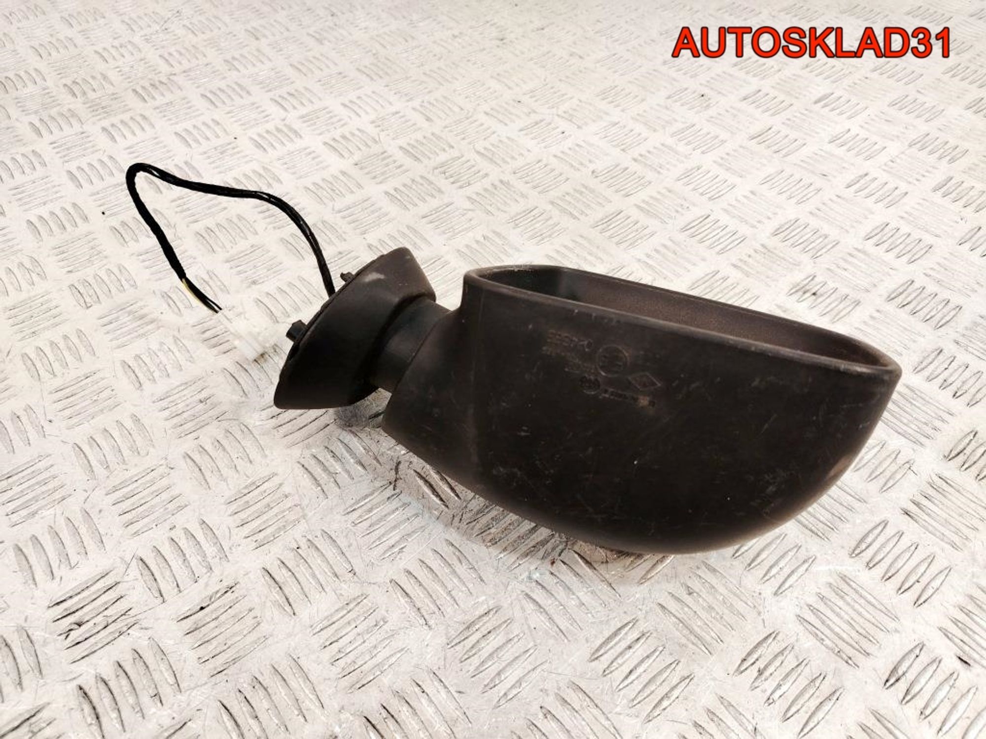 Зеркало правое Renault Logan 8200497487, 1500 рублей, Дубовое
