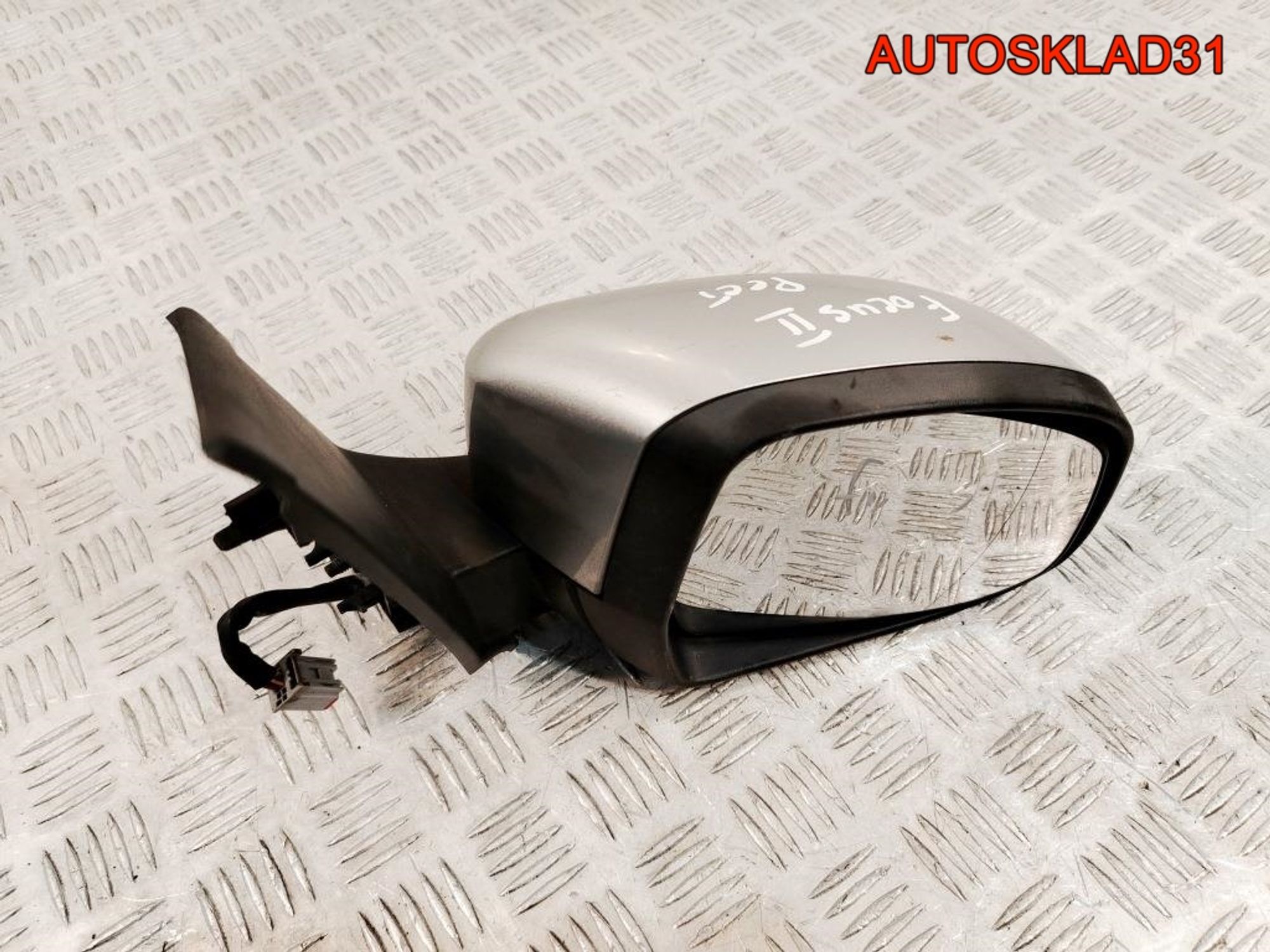 Зеркало правое Ford Focus 2 1728322 Рестайлинг, 6000 рублей, Дубовое