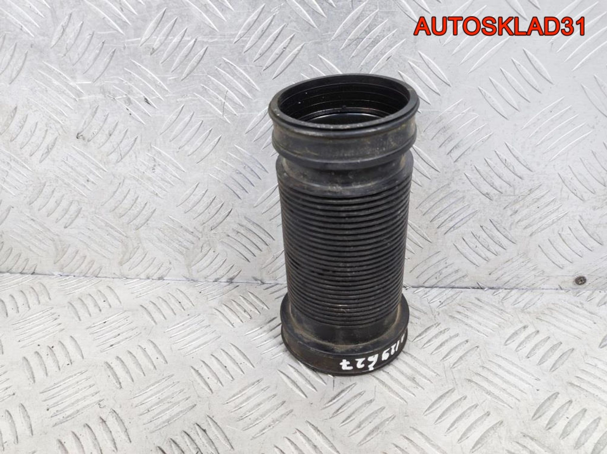 Патрубок воздушного фильтра VW Passat B5 8D0129627, 900 рублей, Дубовое