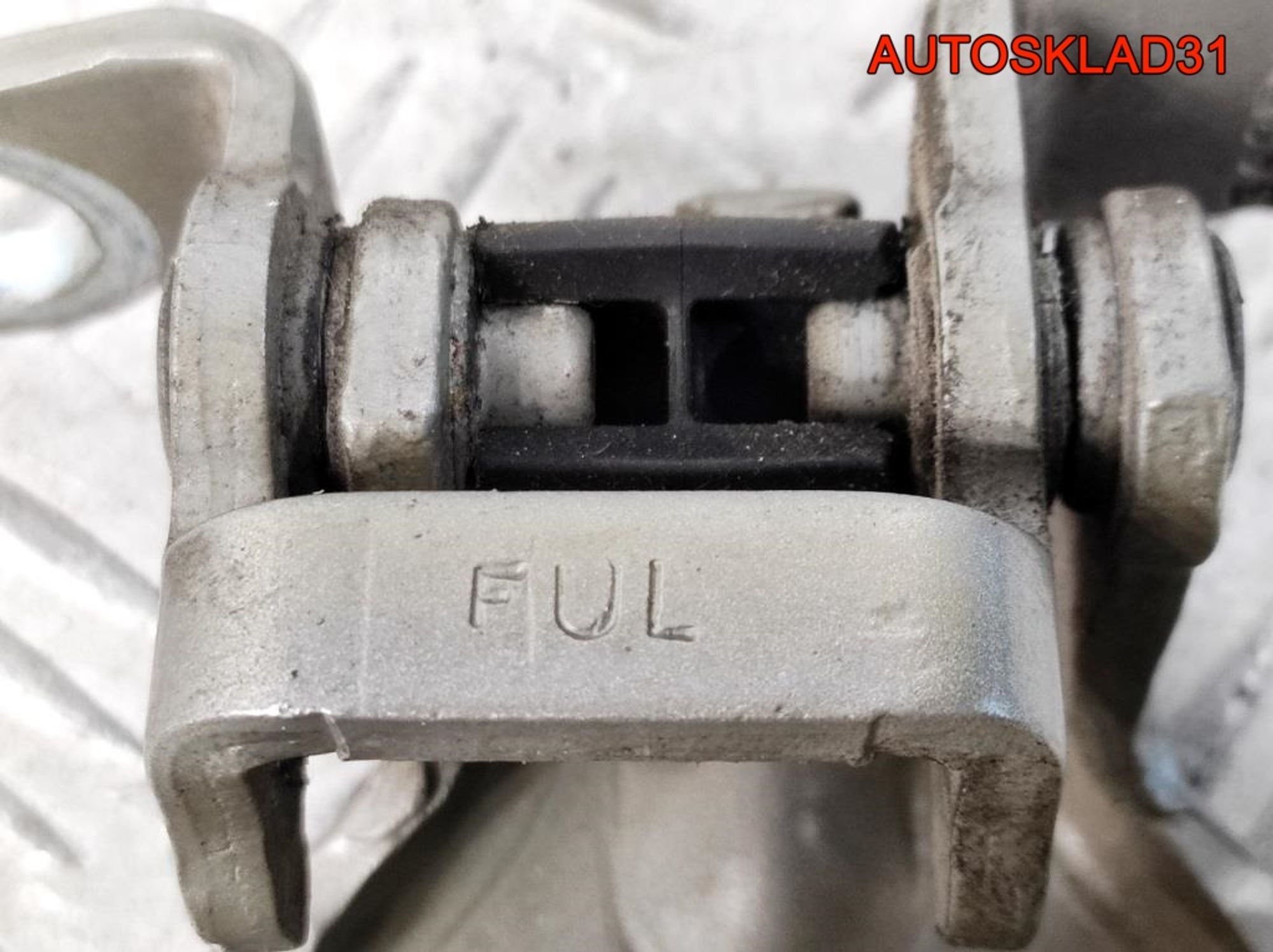 Петля двери передняя левая верхняя Ford Fusion, 900 рублей, Дубовое