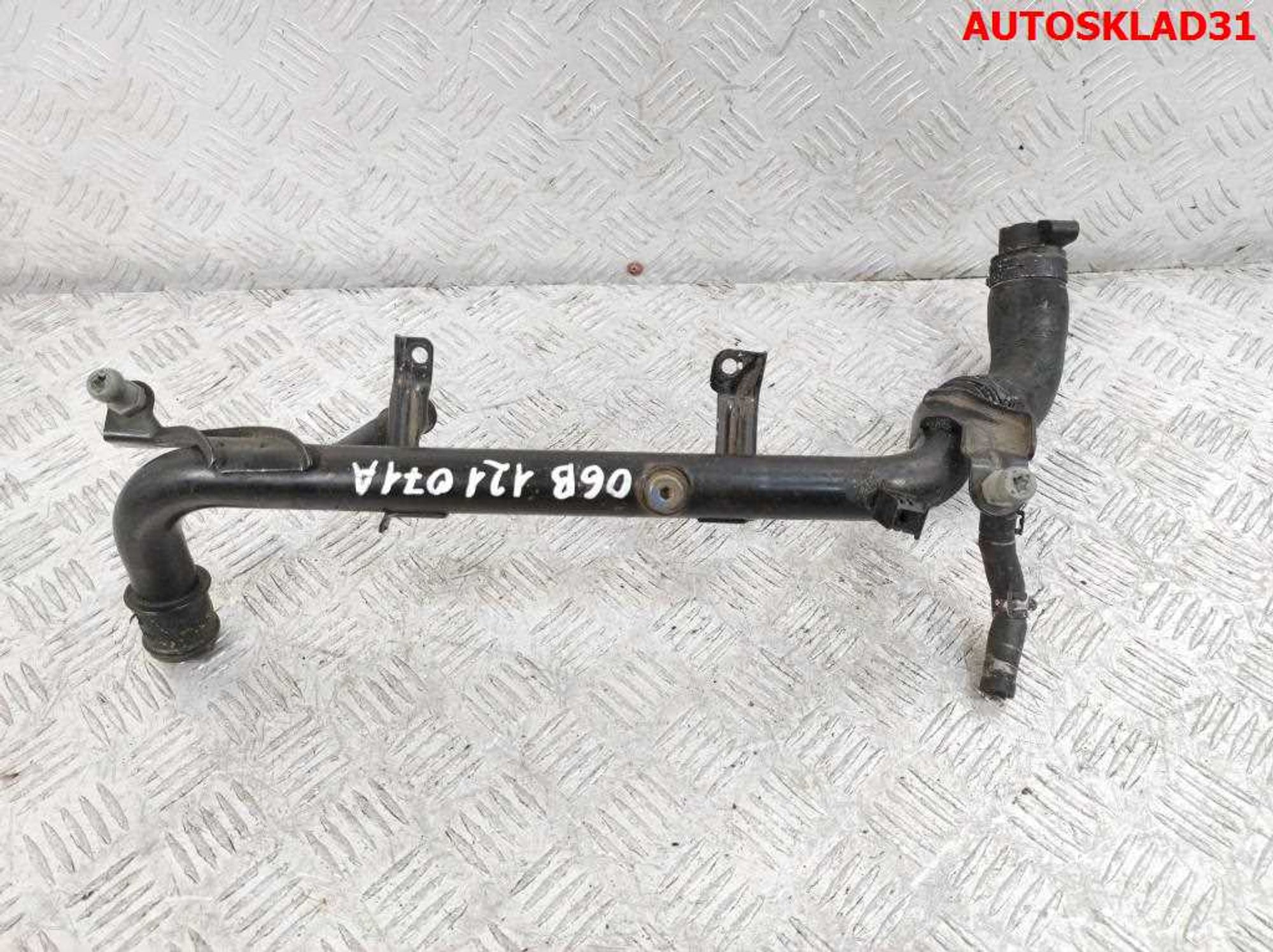 Трубка охлаждающей жидкости Audi A4 B6 2,0 ALT Бензин 06B121071A, 1000 рублей, Дубовое