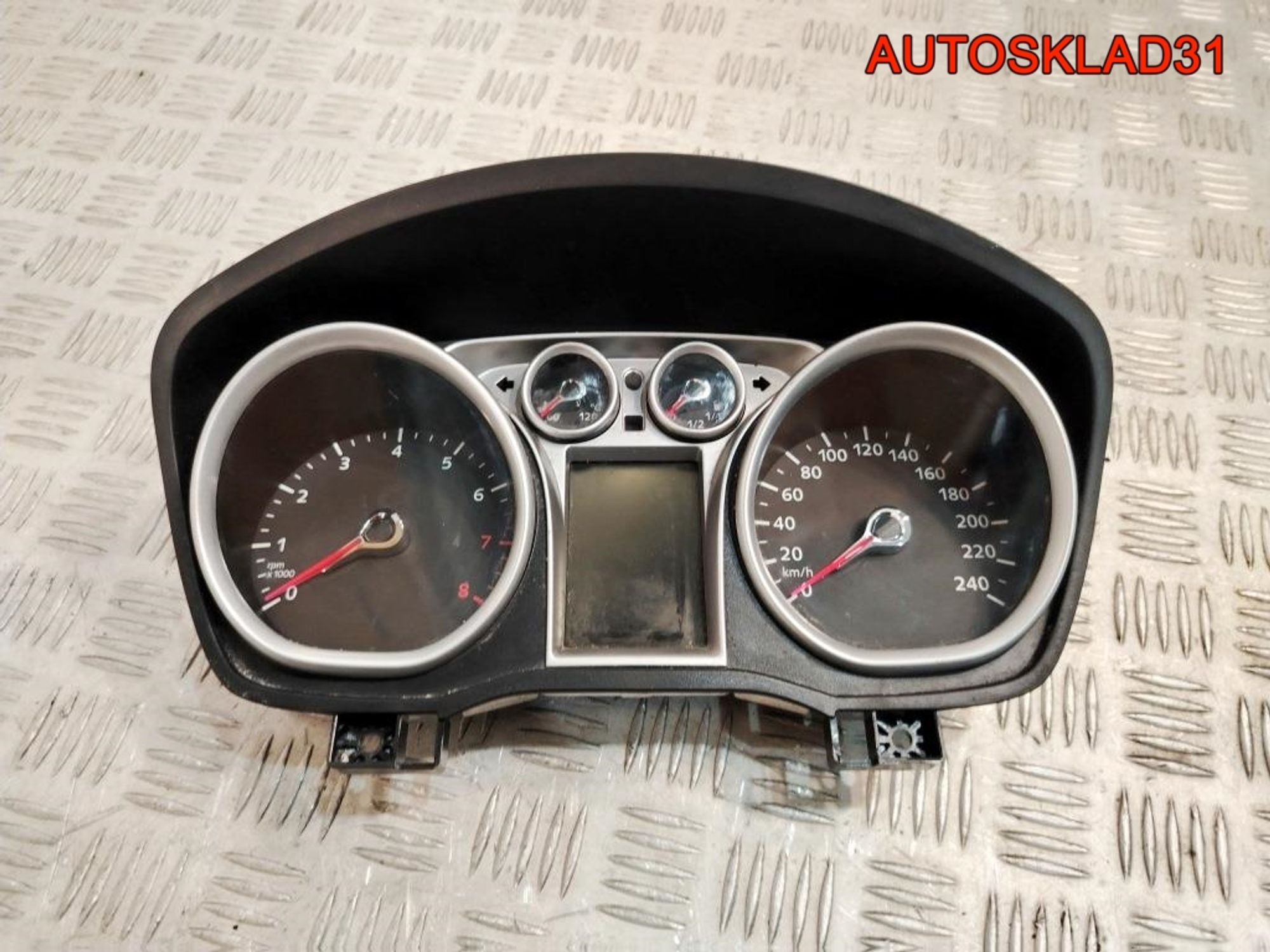 Панель приборов Ford Focus 2 1,8 Бензин 8V4T10849JE, 40000 рублей, Дубовое