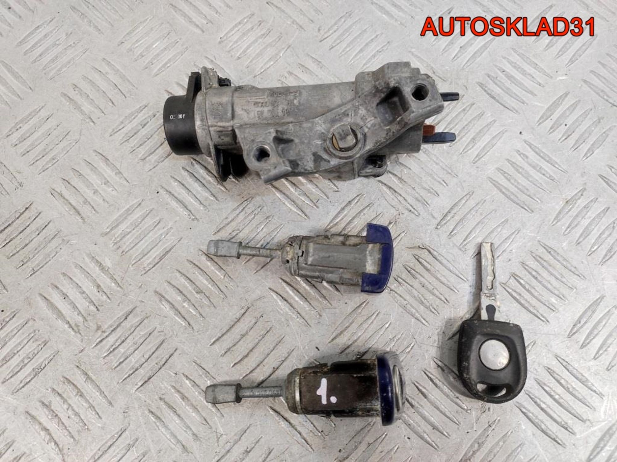 Комплект замок зажигания и личинки с ключом VW Passat B5 4B0905851A, 5000 рублей, Дубовое