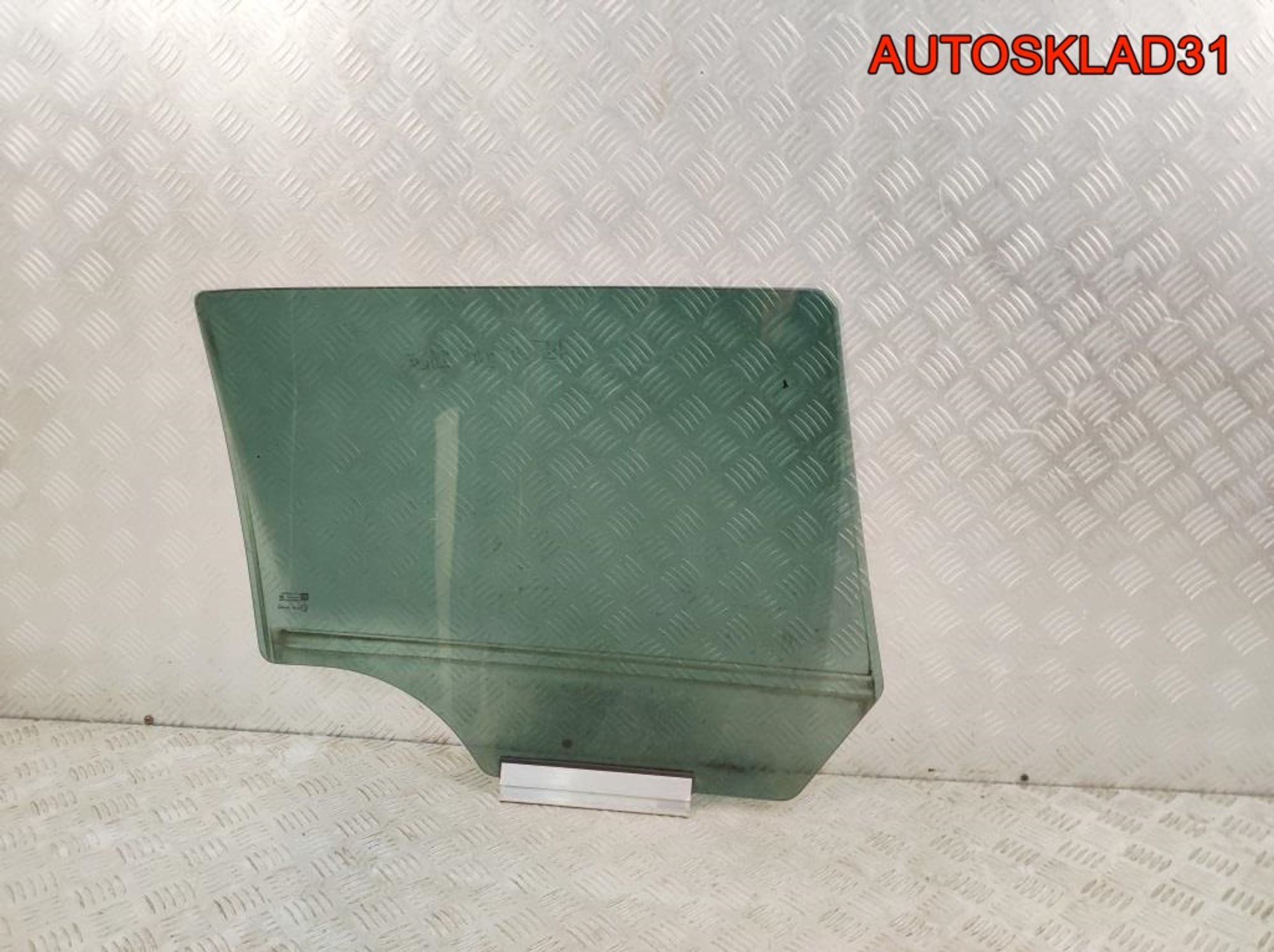 Стекло двери задней левой Opel Astra H Универсал, 800 рублей, Дубовое