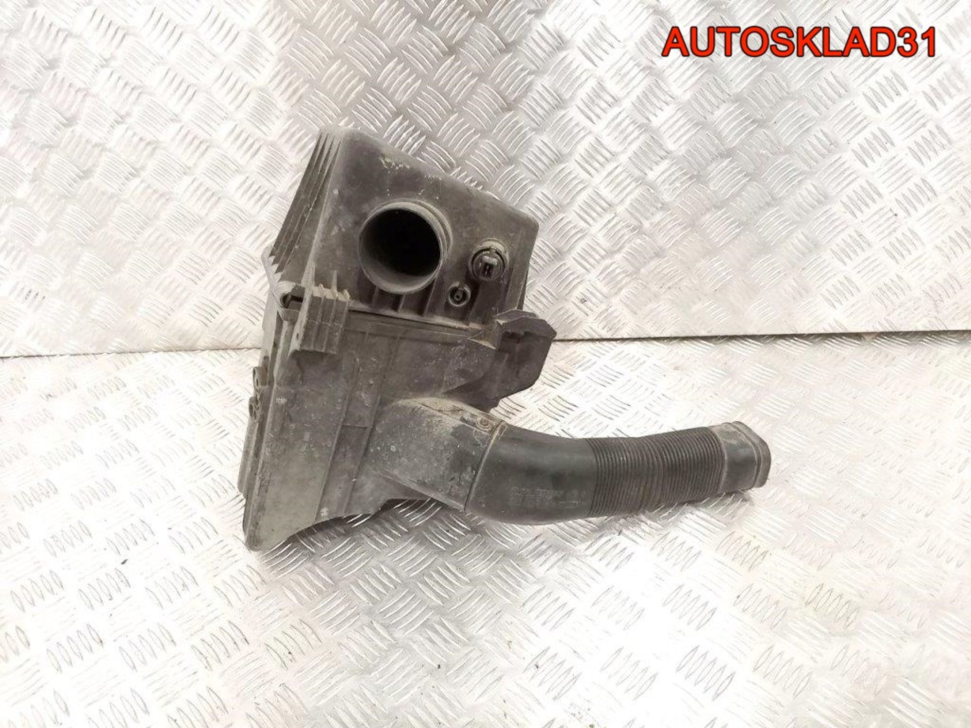 Корпус воздушного фильтра Skoda Fabia 6Q0129607AE, 1400 рублей, Дубовое