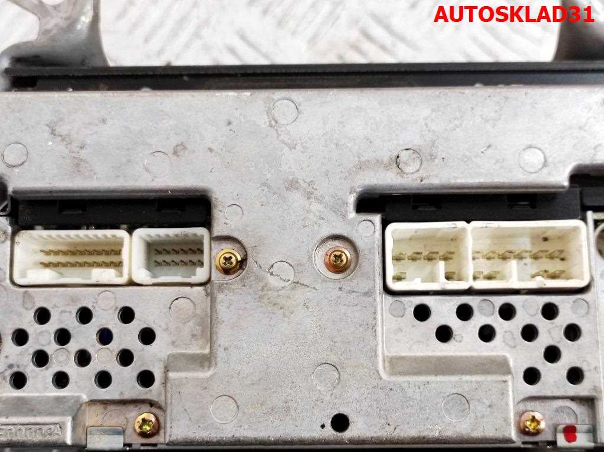 Магнитола с блоком управления кондиционера Toyota Avensis 2 8612005070, 2500 рублей, Дубовое