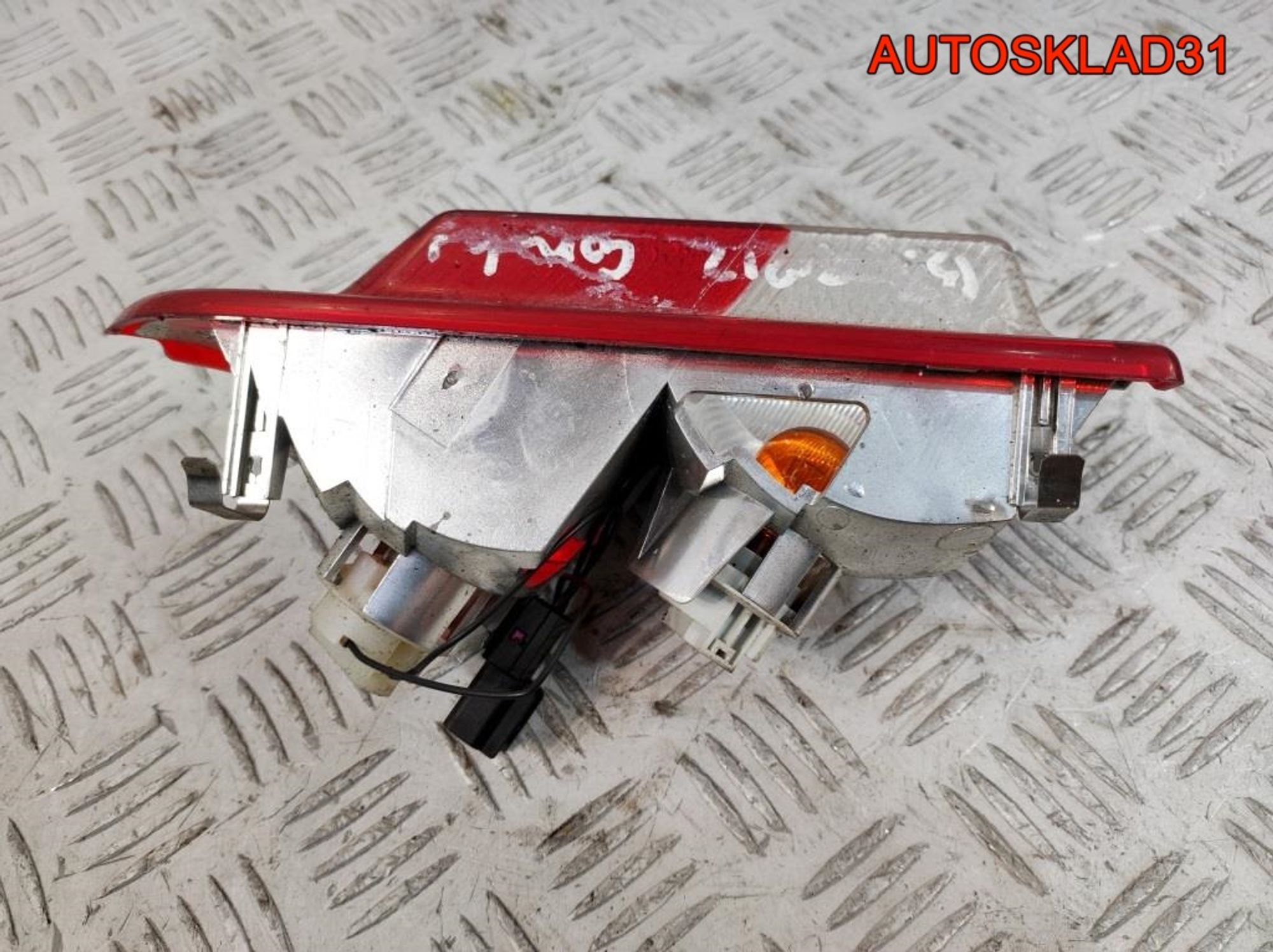 Фонарь задний правый Opel Insignia 13226855 Combi, 1000 рублей, Дубовое