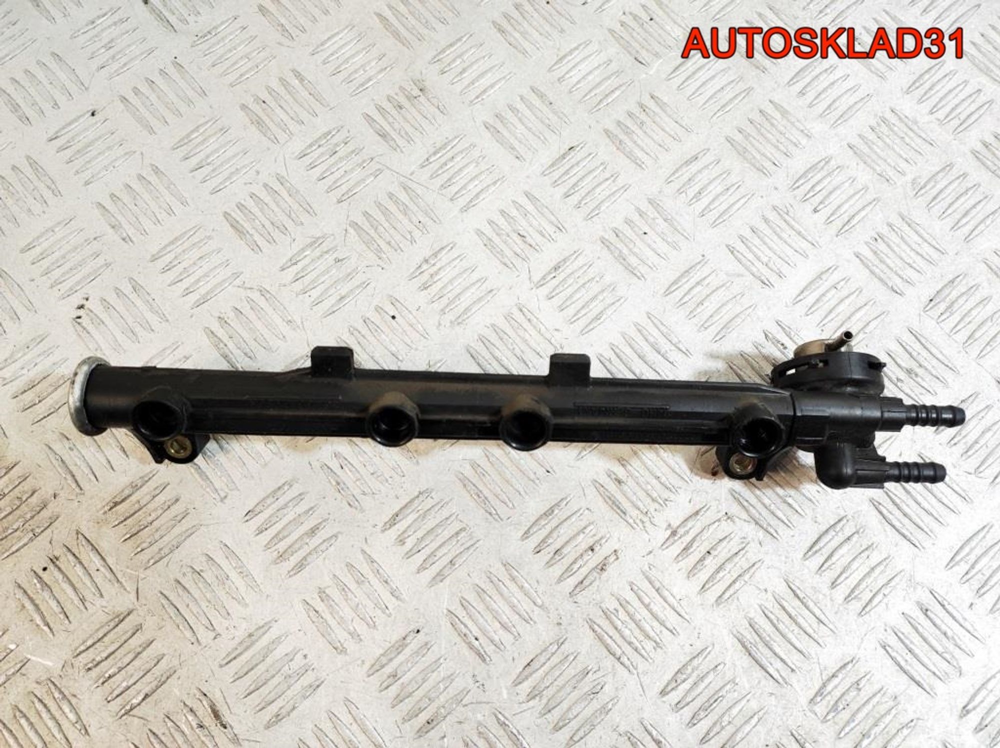 Рейка топливная VW Golf 4 AQY Бензин 037133317N, 900 рублей, Дубовое