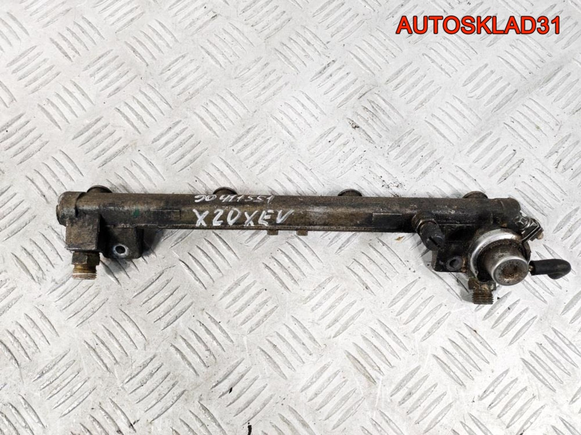 Рейка топливная Opel Omega B 2,0 X20XEV 90411551, 600 рублей, Дубовое