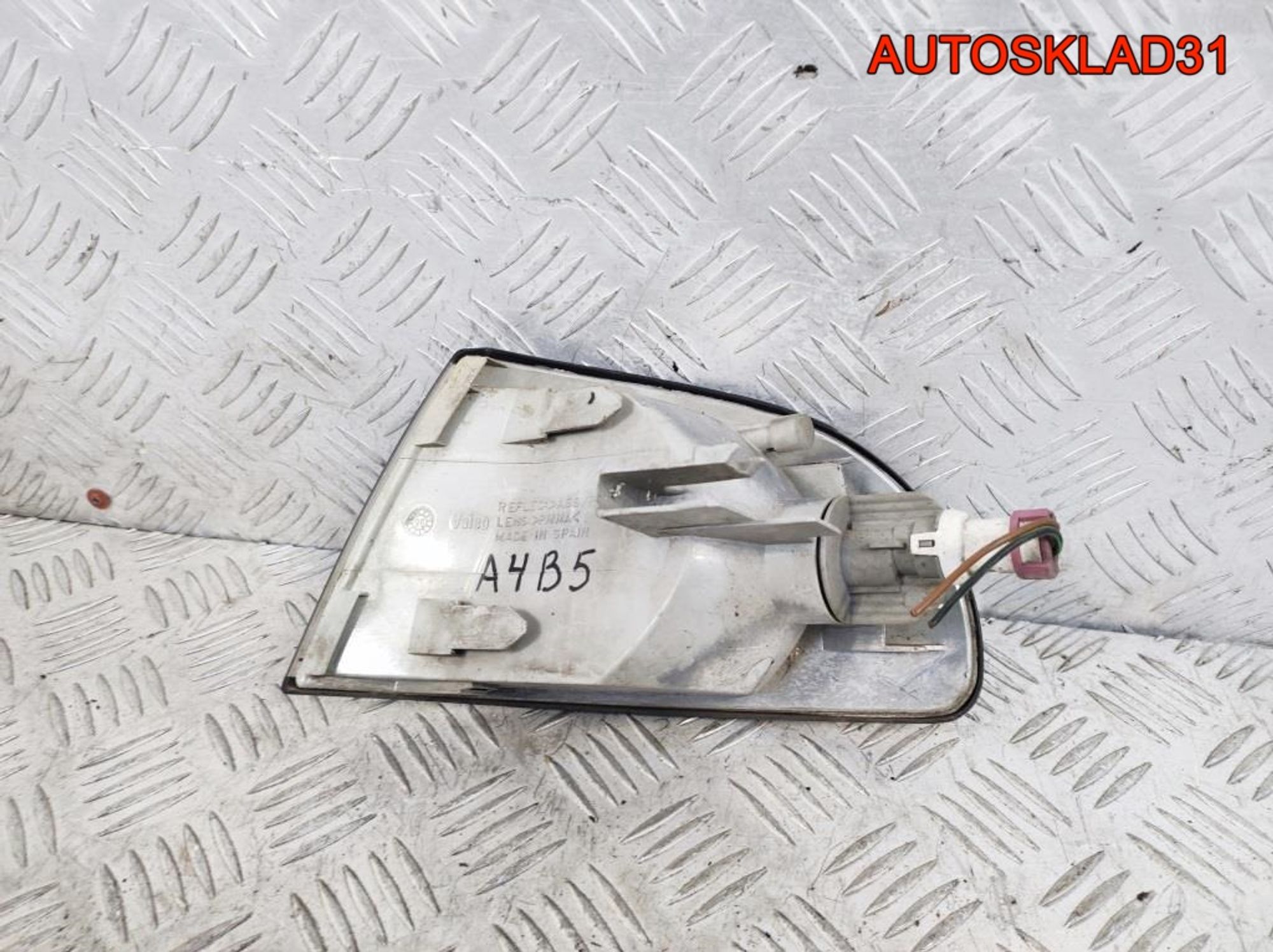 Указатель поворота правый Audi A4 B5, 900 рублей, Дубовое