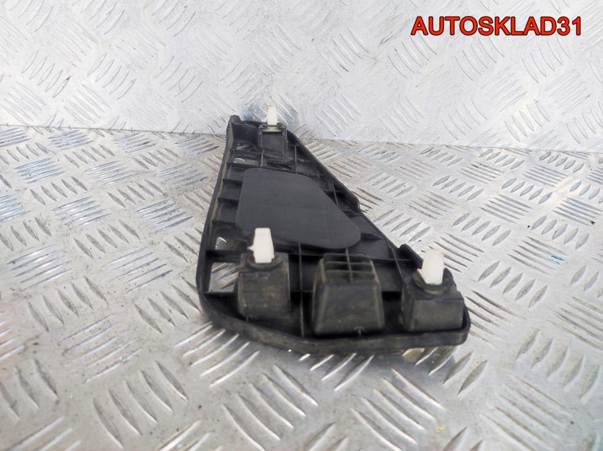 Направляющая заднего бампера левая Kia Ceed Combi, 500 рублей, Дубовое