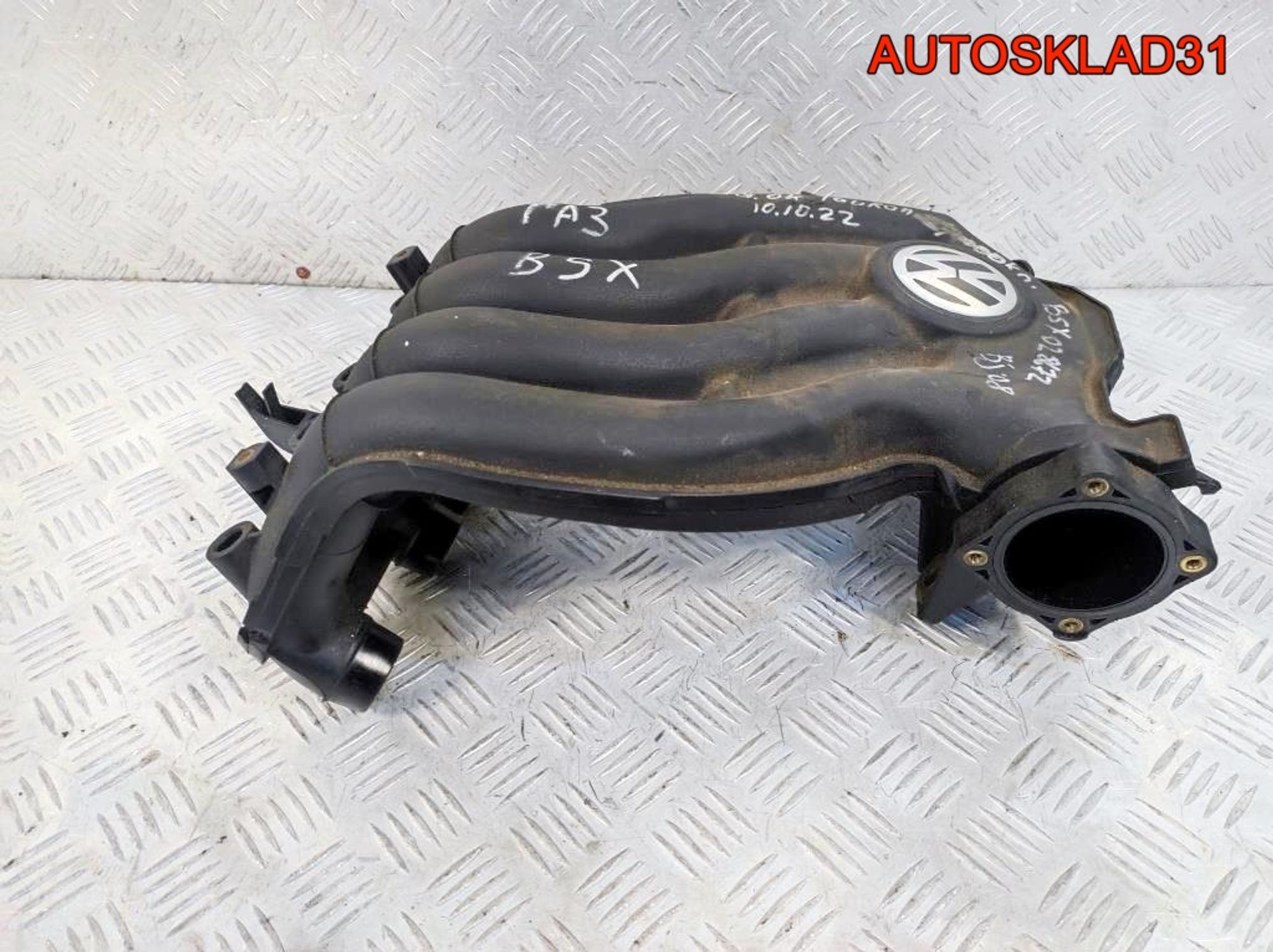 Коллектор впускной VW Touran 2,0 BSX 06A133203BN, 6200 рублей, Дубовое