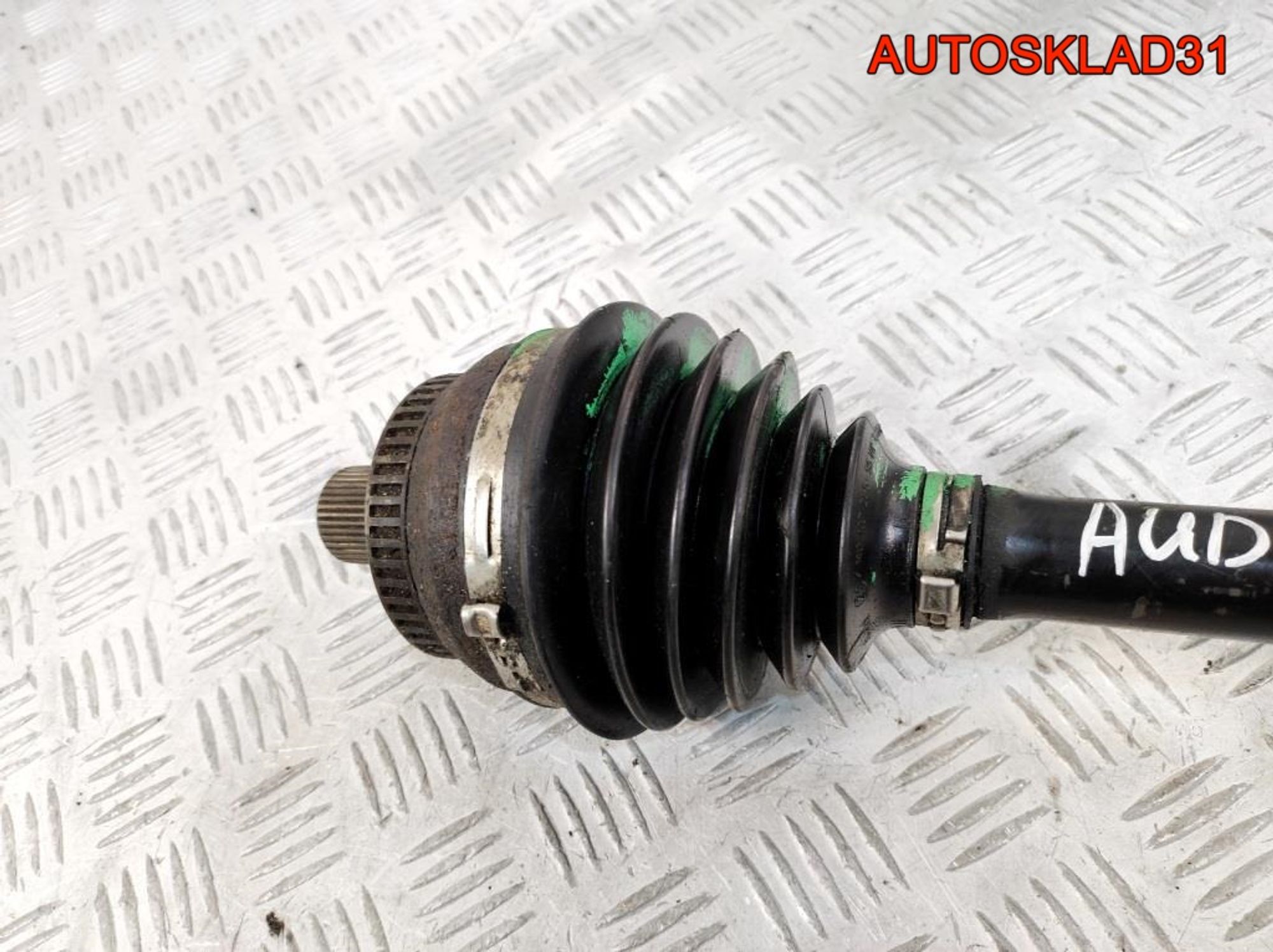 Полуось передняя левая Audi A8 D2 4,2 ABZ 4A0407331C, 3600 рублей, Дубовое