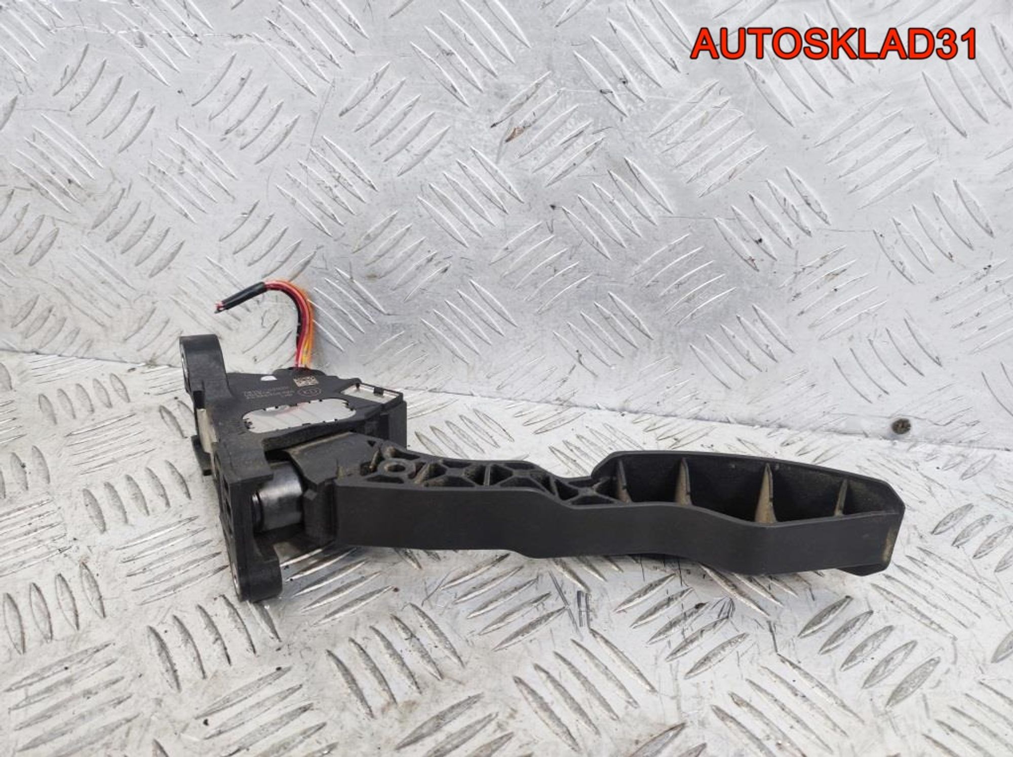 Педаль газа Toyota Auris 7811002020 Бензин, 1700 рублей, Дубовое