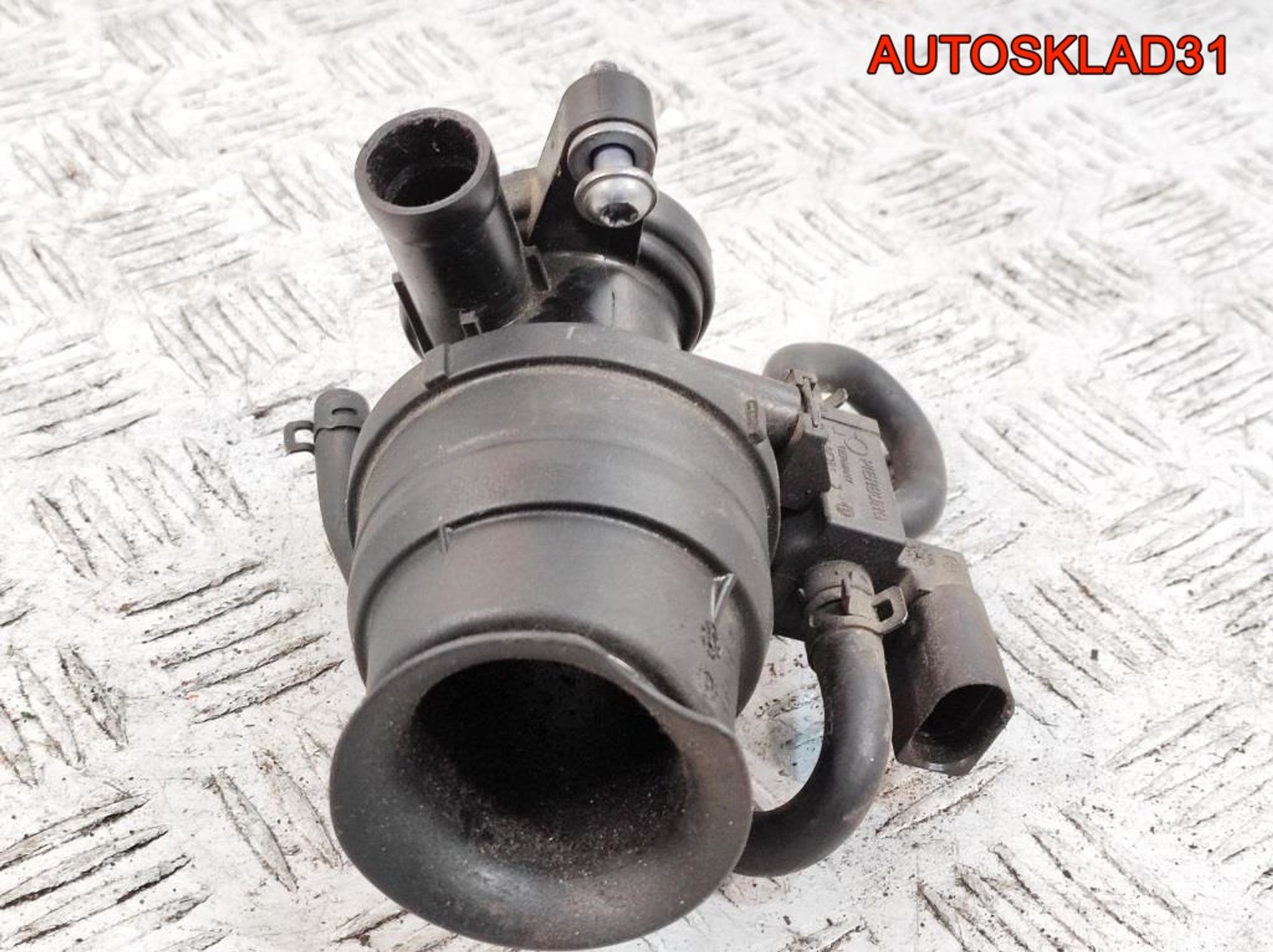 Коллектор впускной VW Golf 6 1.4 CAX 03C129656C, 1500 рублей, Дубовое