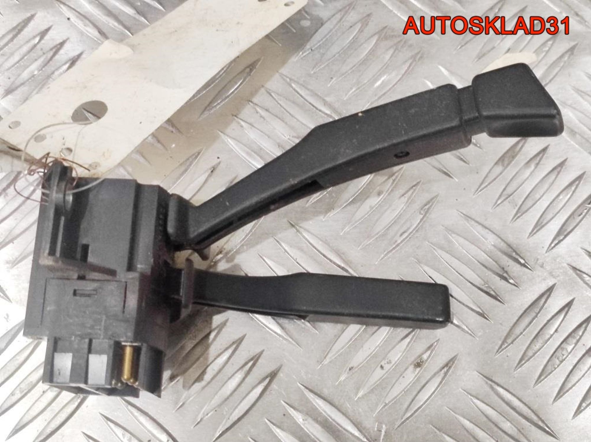 Переключатель стеклоочистителя Ford Sierra 83BG11K665CA, 1000 рублей, Дубовое