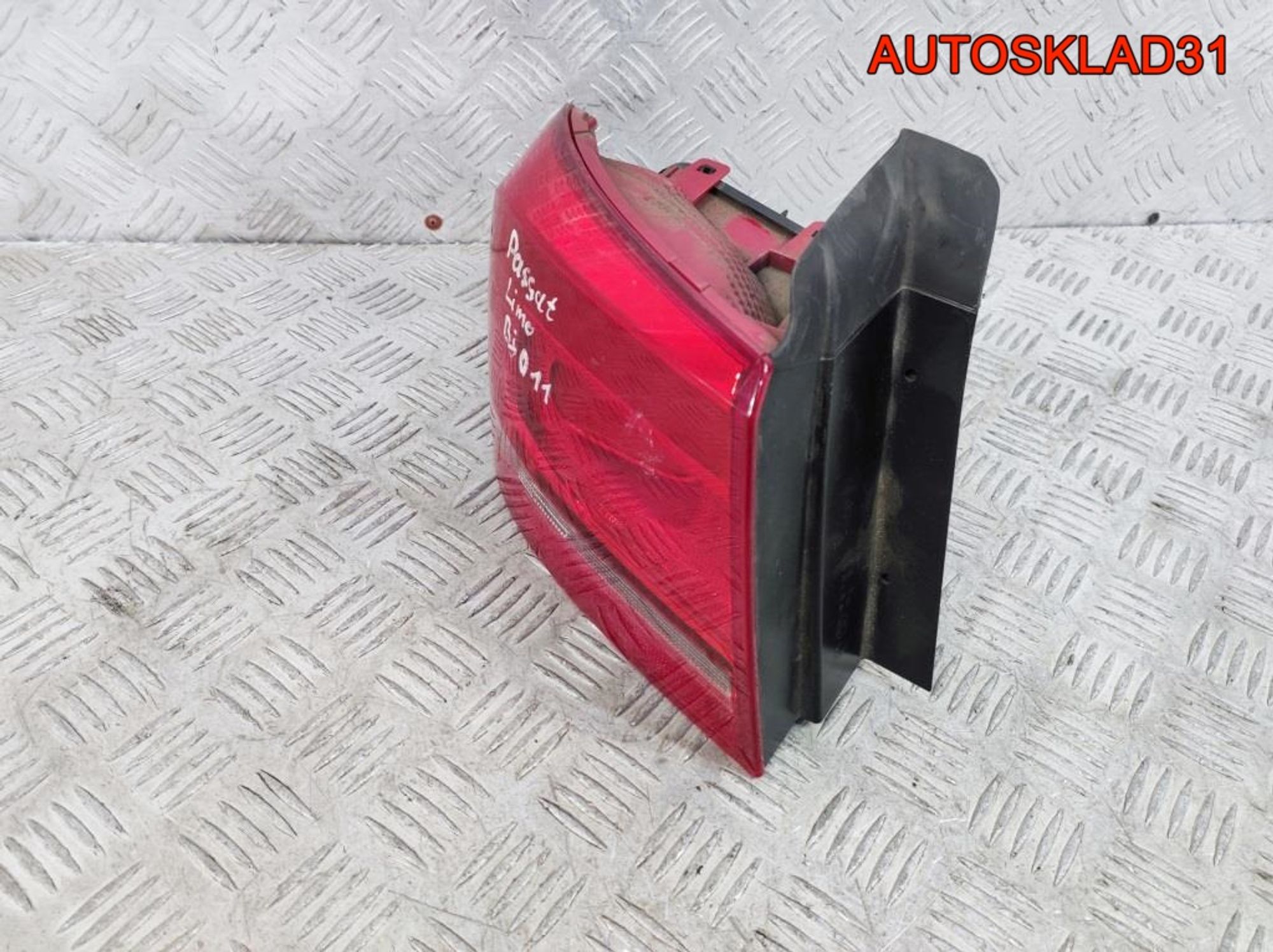 Фонарь задний левый VW Passat B7 3AE945095F Седан, 6500 рублей, Дубовое