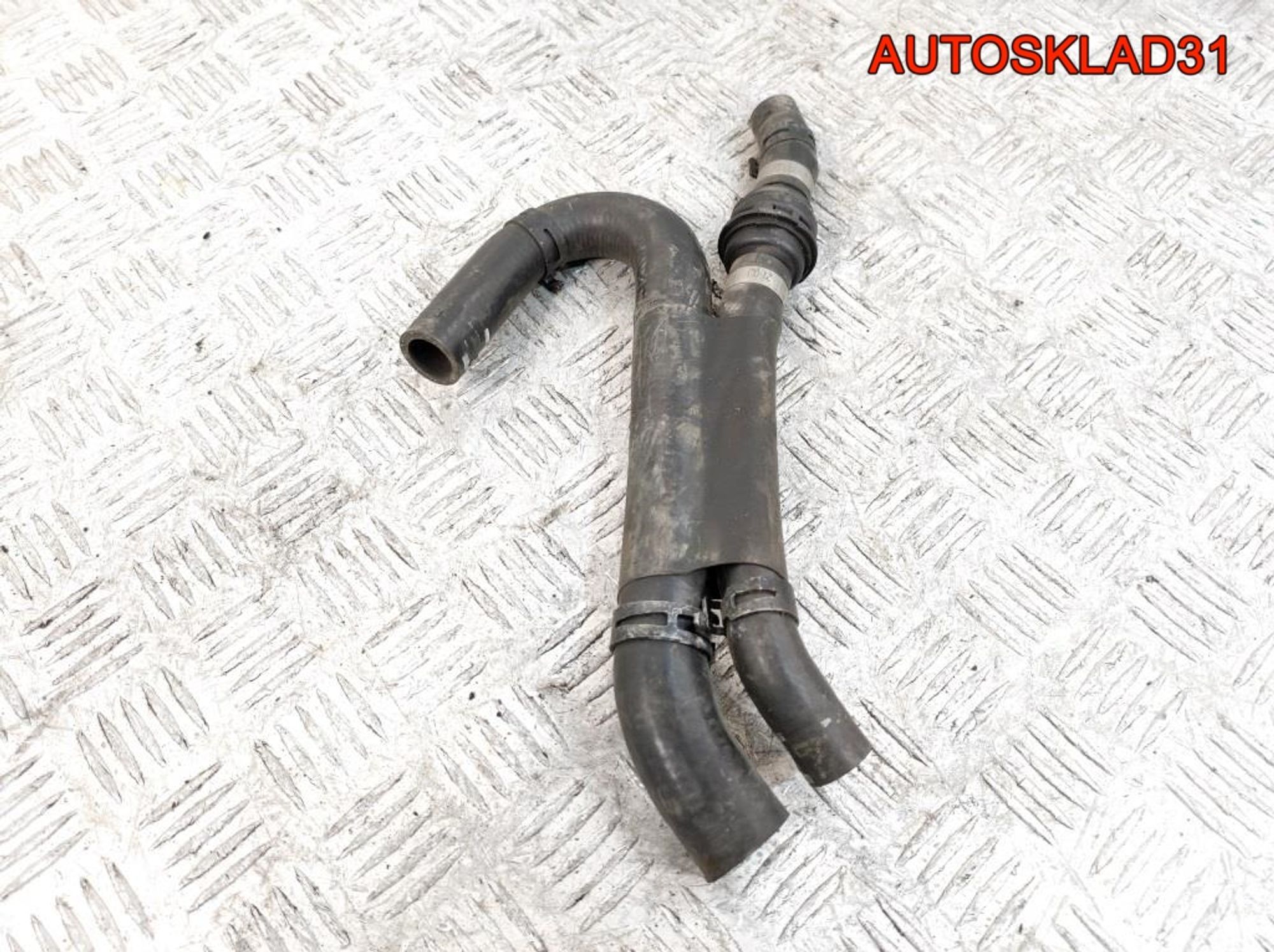 Патрубок системы охлаждения Audi A8 D3 6,0 BTH Бензин 07C121086M, 2000 рублей, Дубовое