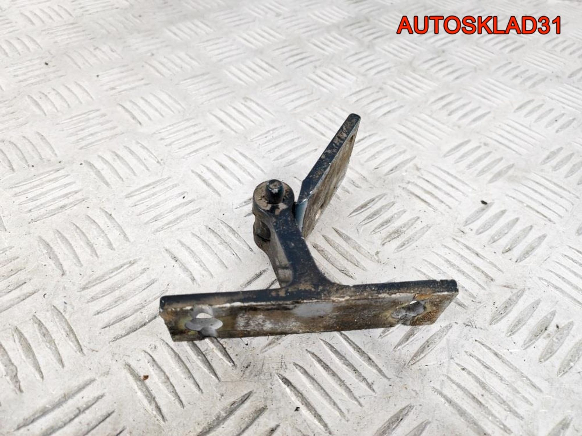 Петля двери передняя верхняя правая Audi A6 C4, 900 рублей, Дубовое