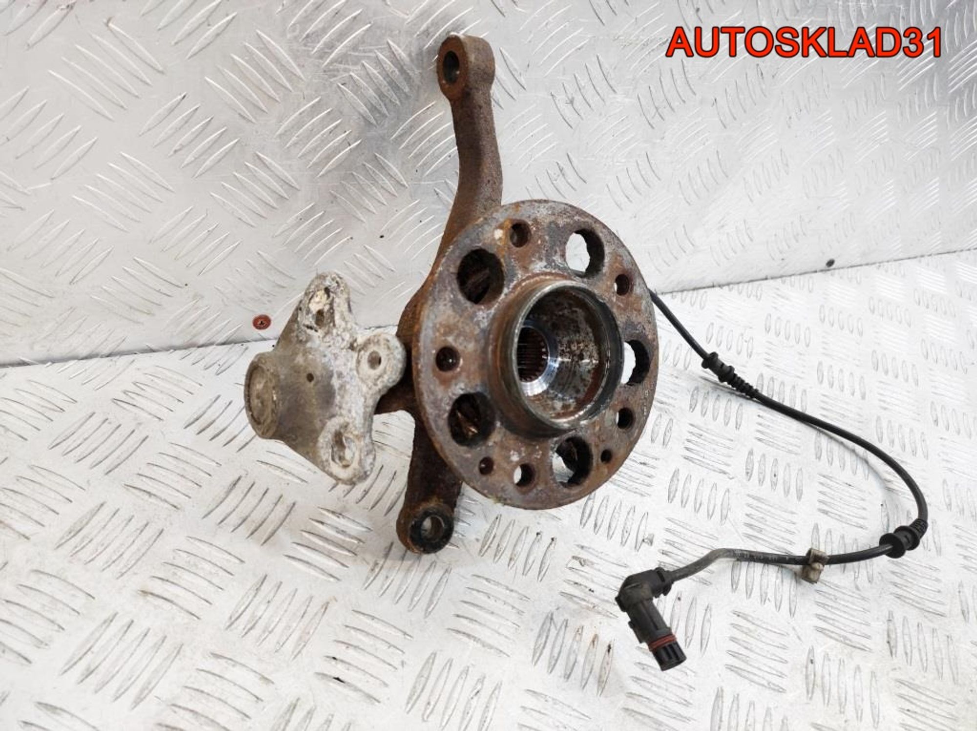 Кулак поворотный передний левый  Mercedes W168 A1683301620, 2500 рублей, Дубовое