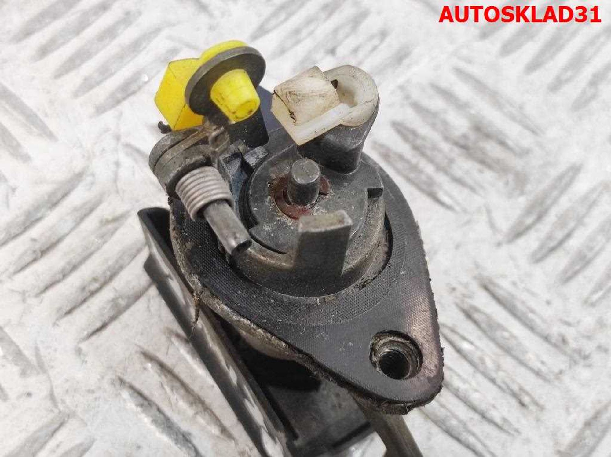Кнопка открывания багажника Nissan Primera P11E 908122F000, 1500 рублей, Дубовое