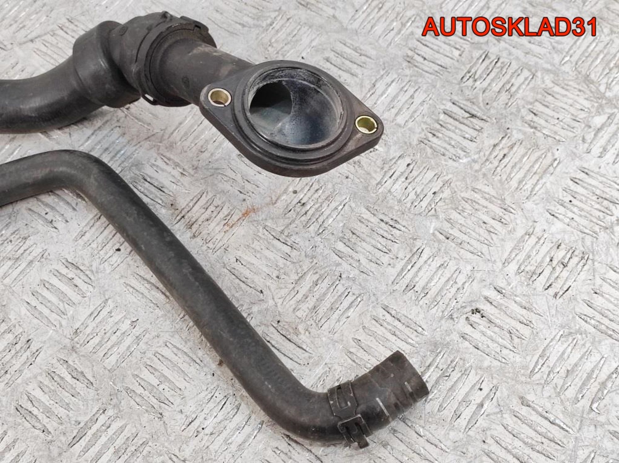 Патрубок радиатора VW Passat B5 1,6 Бензин 8D0121055J, 1200 рублей, Дубовое