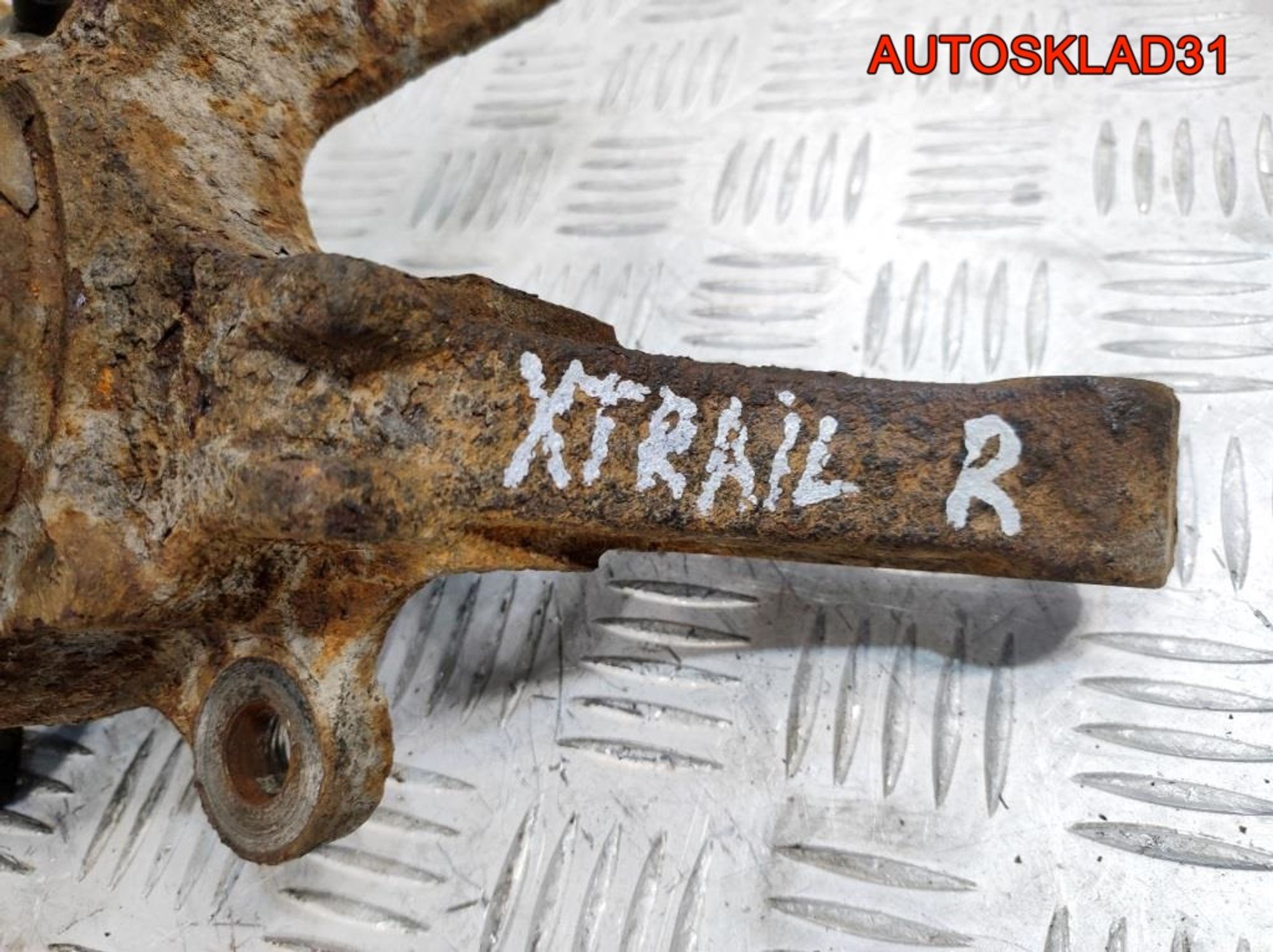 Кулак поворотный передний правый Nissan X-Trail T30 400148H300, 2700 рублей, Дубовое
