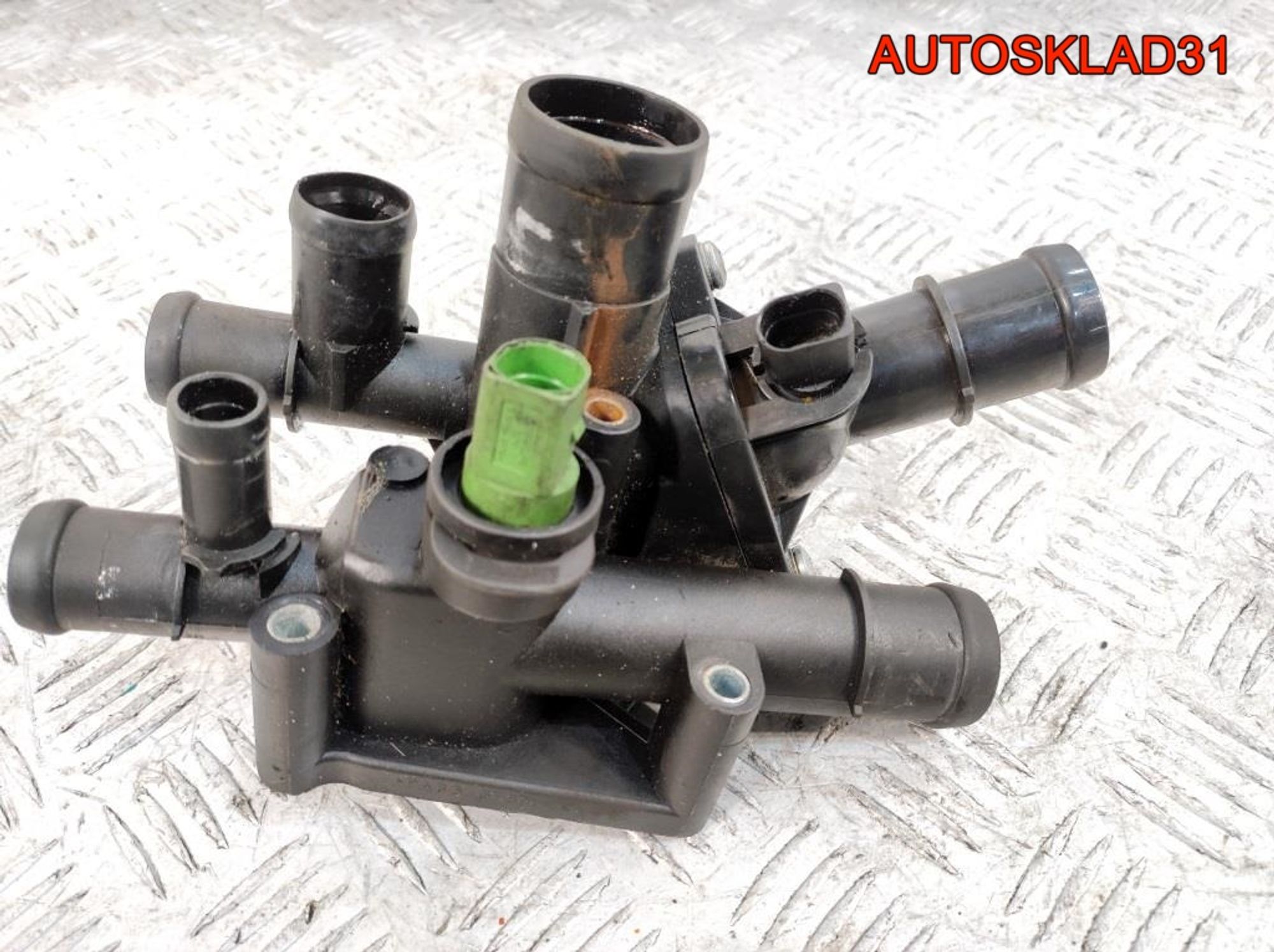 Корпус термостата Audi A3 8L 1.6 BFQ 06A121111, 1800 рублей, Дубовое