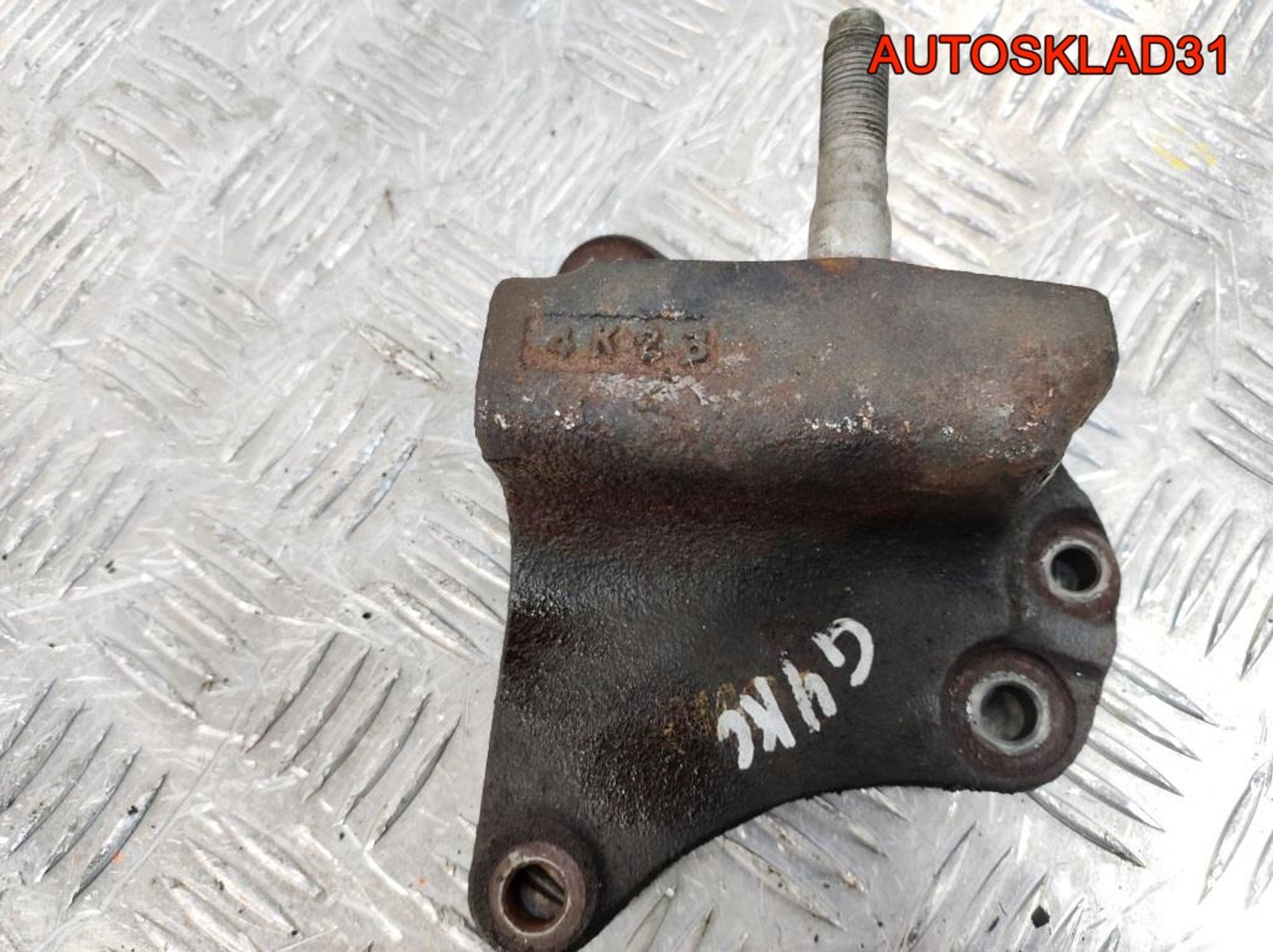 Кронштейн двигателя правый Hyundai Sonata 5  G4KC, 500 рублей, Дубовое