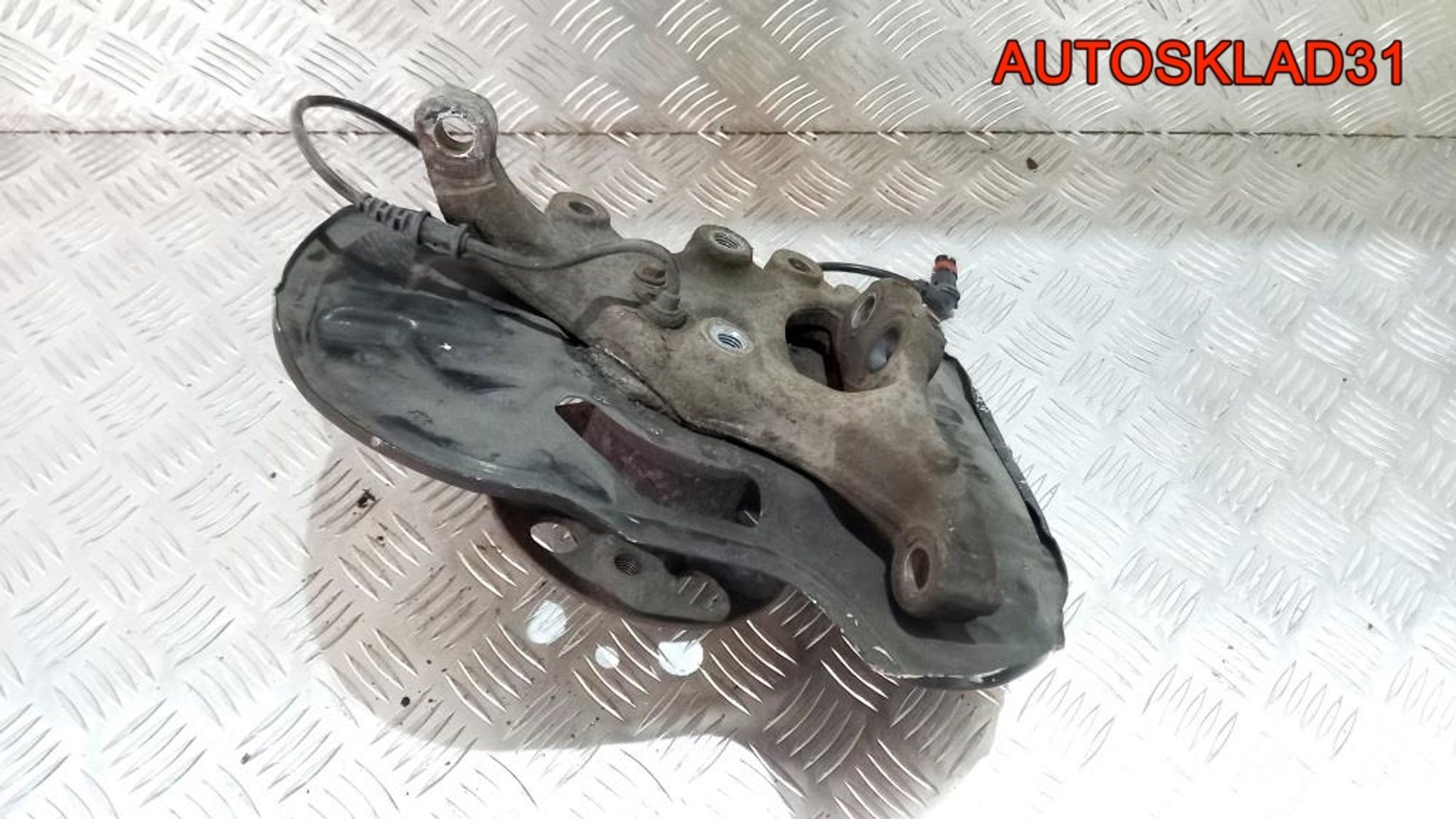 Кулак поворотный передний правый Комплект Mercedes-Benz W204 А2043320201, 3500 рублей, Дубовое